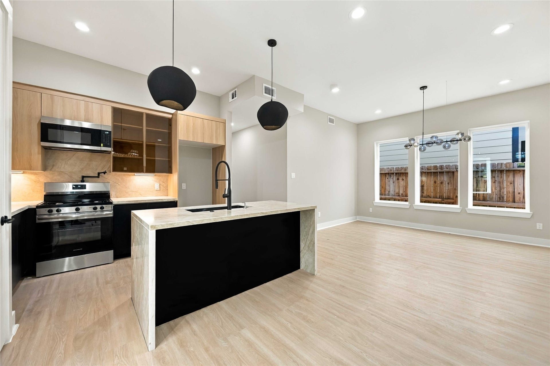 3503 Rebecca Street, #E/F, Houston, TX 77021 3503 Rebecca Street, #E/F, Houston, TX 77021