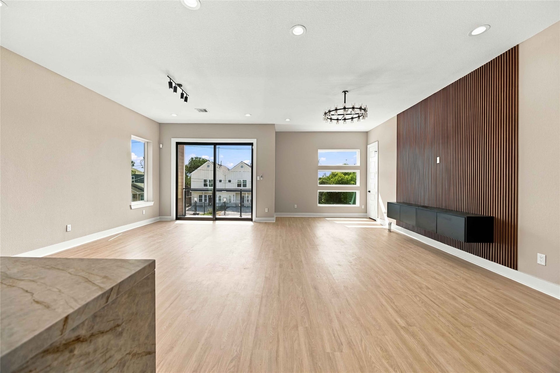 3503 Rebecca Street, #E/F, Houston, TX 77021 3503 Rebecca Street, #E/F, Houston, TX 77021