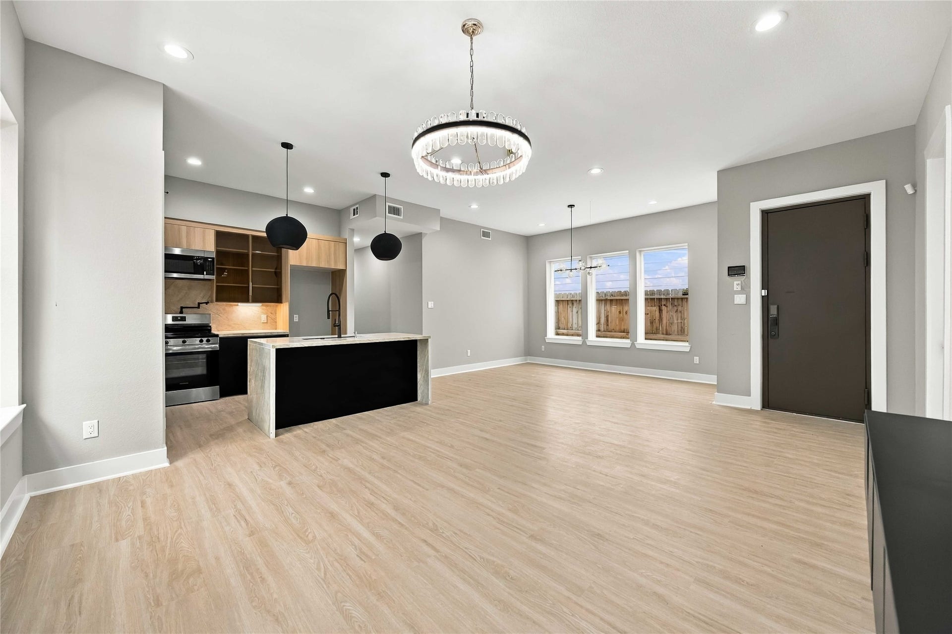 3503 Rebecca Street, #E/F, Houston, TX 77021 3503 Rebecca Street, #E/F, Houston, TX 77021