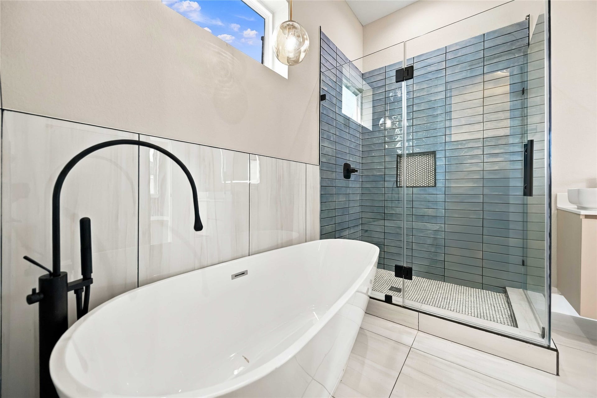 3503 Rebecca Street, #E/F, Houston, TX 77021 3503 Rebecca Street, #E/F, Houston, TX 77021