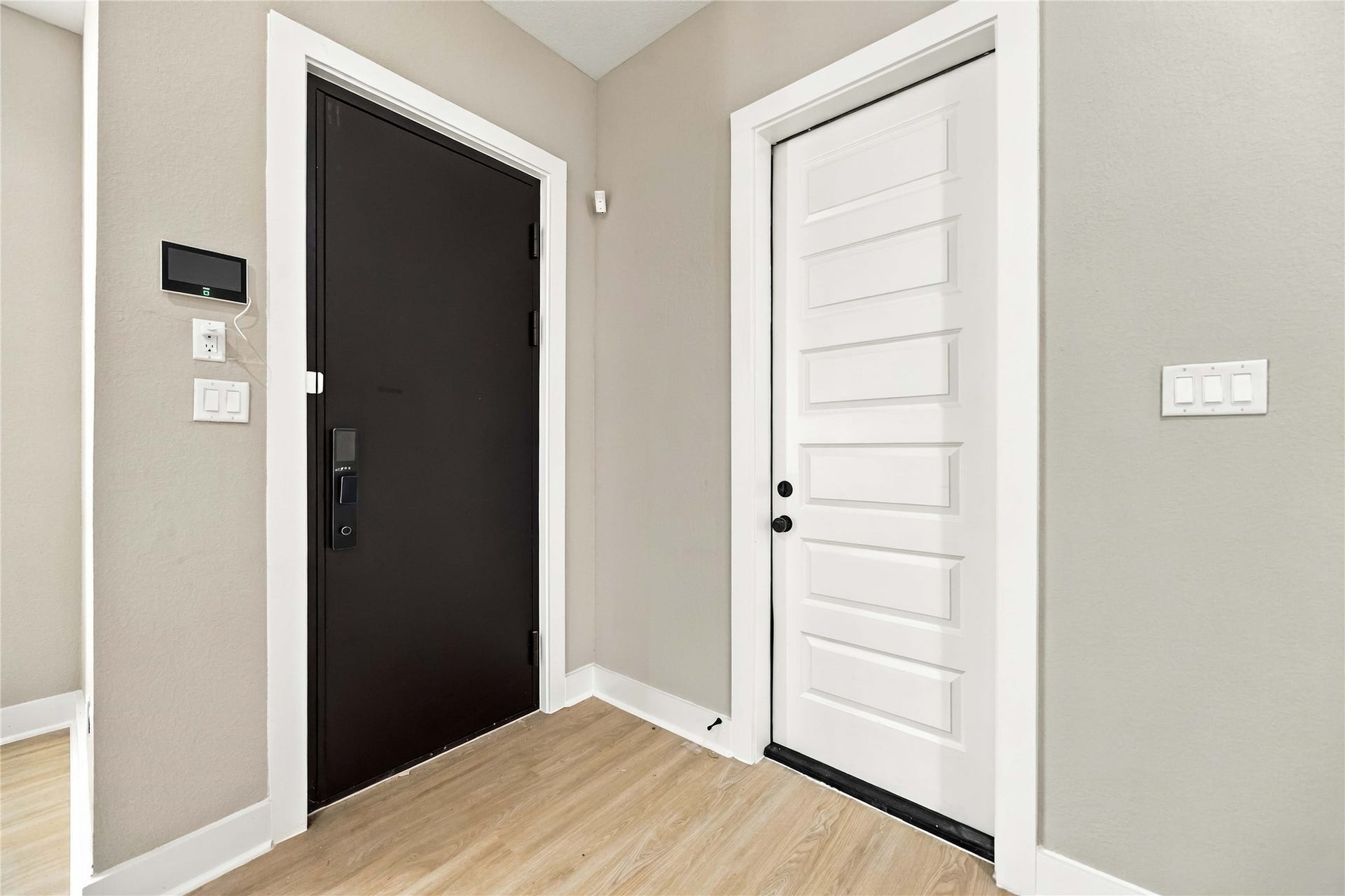 3503 Rebecca Street, #E/F, Houston, TX 77021 3503 Rebecca Street, #E/F, Houston, TX 77021