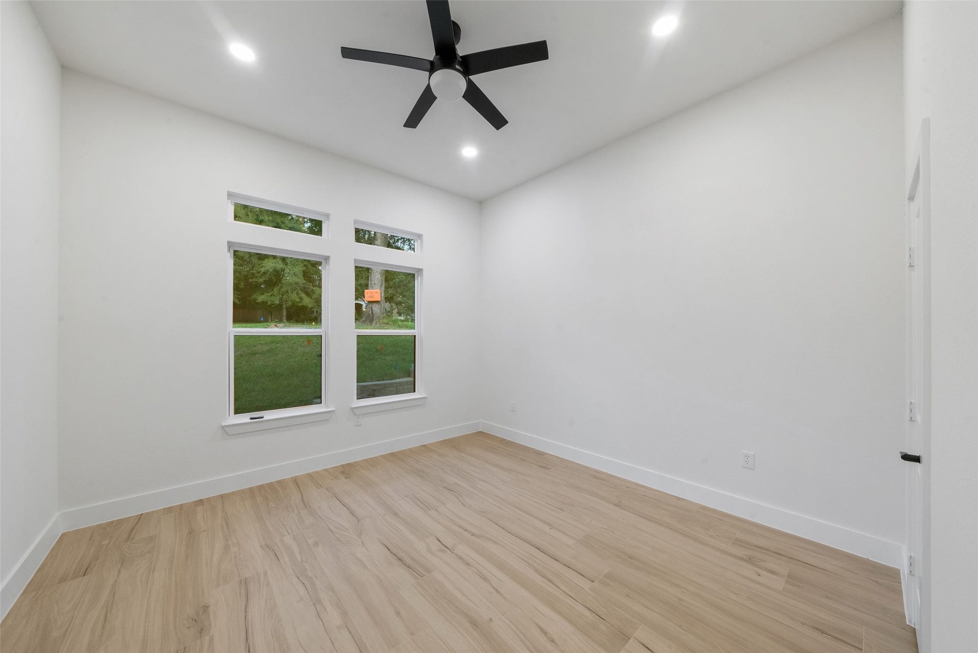 4833 W Fork Boulevard, Conroe, TX 77304 4833 W Fork Boulevard, Conroe, TX 77304