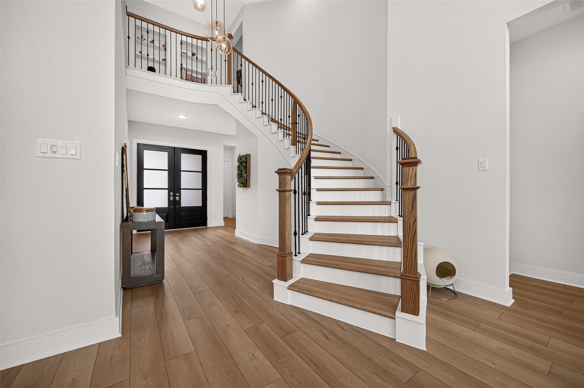 2710 Berry Basket Trail, Richmond, TX 77406 Beautiful curved staircase.