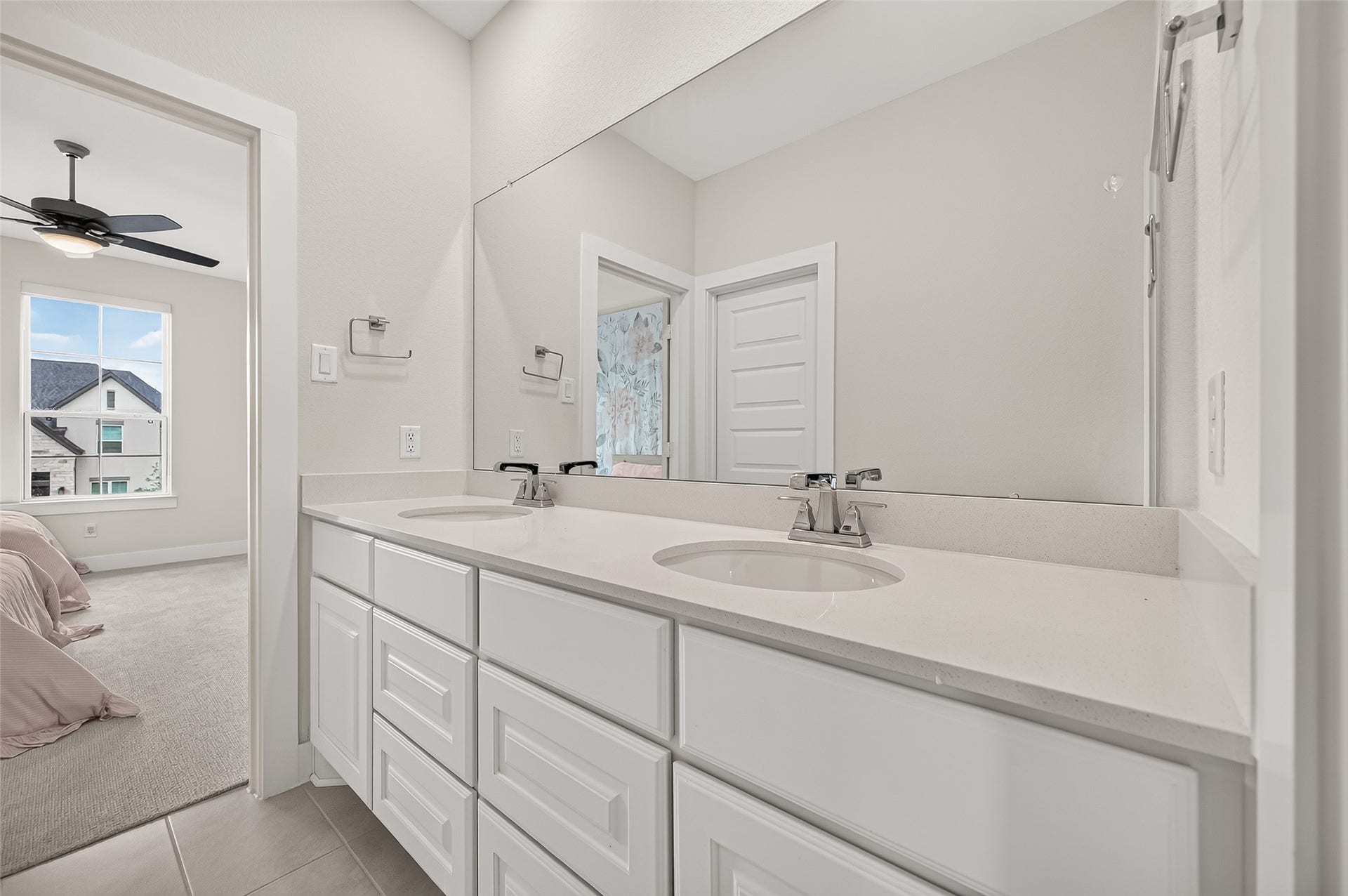 2710 Berry Basket Trail, Richmond, TX 77406 Jack and Jill bath with 2 sinks!