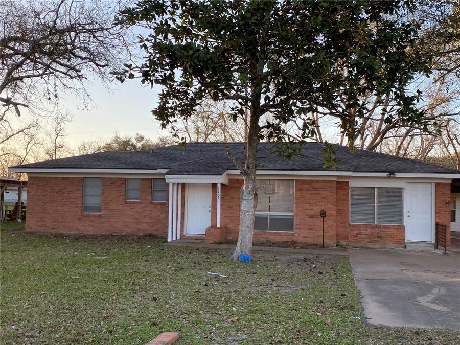 Property photo for 1105 Alice Street, Sweeny, TX