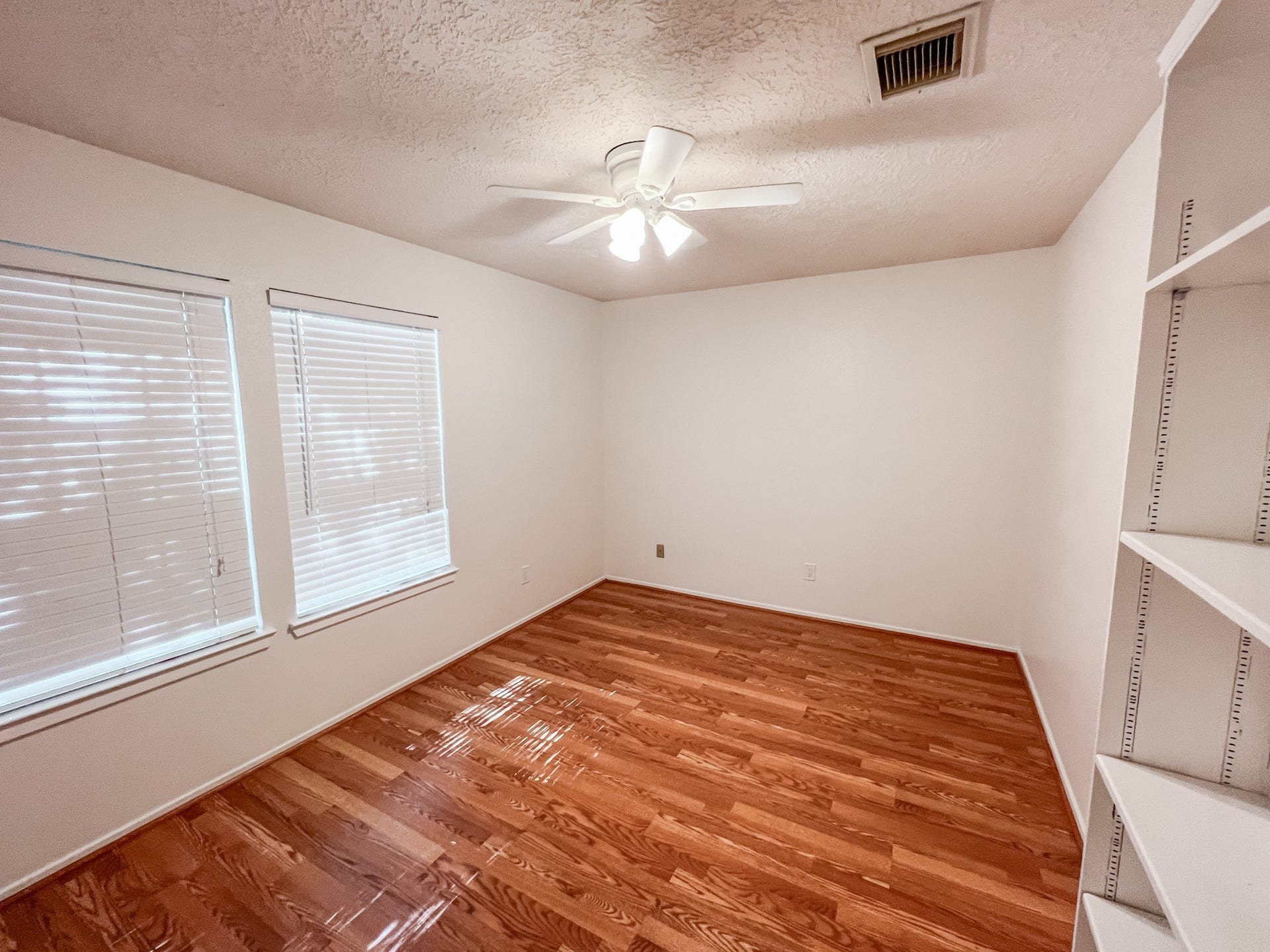 347 Elder Vista Drive, Houston, TX 77598 347 Elder Vista Drive, Houston, TX 77598