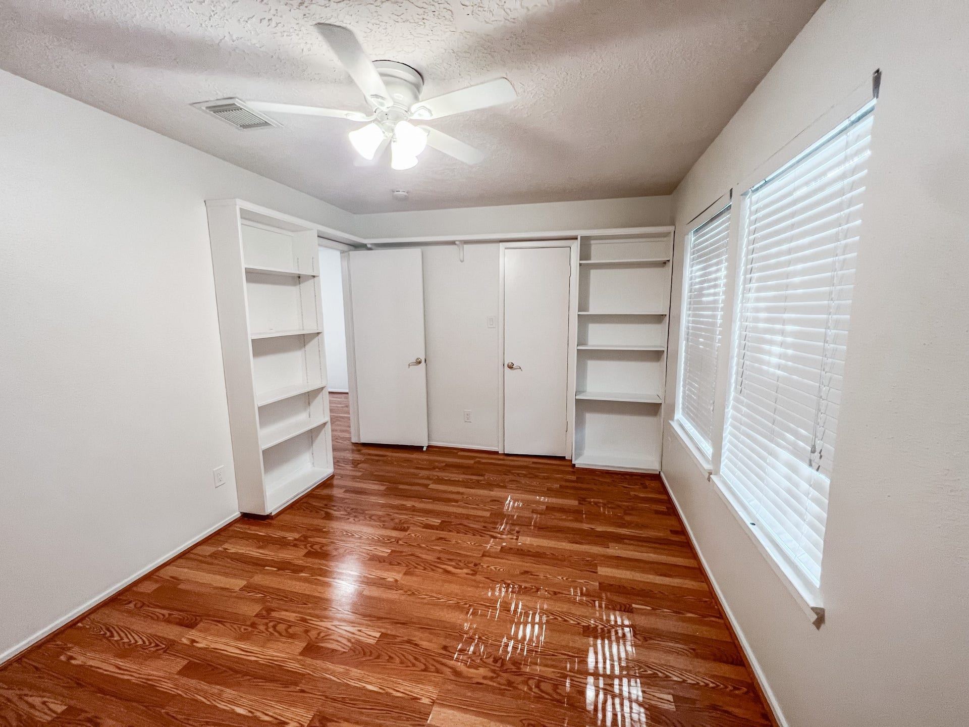 347 Elder Vista Drive, Houston, TX 77598 347 Elder Vista Drive, Houston, TX 77598