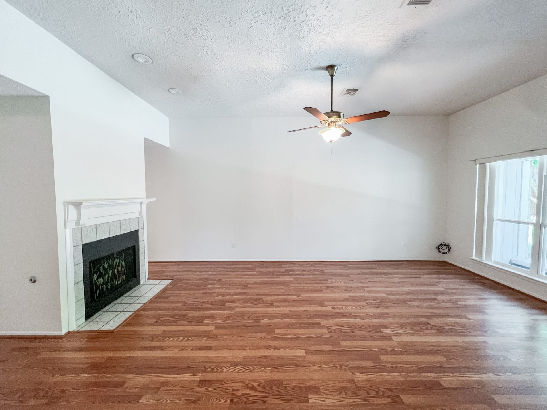 347 Elder Vista Drive, Houston, TX 77598 347 Elder Vista Drive, Houston, TX 77598