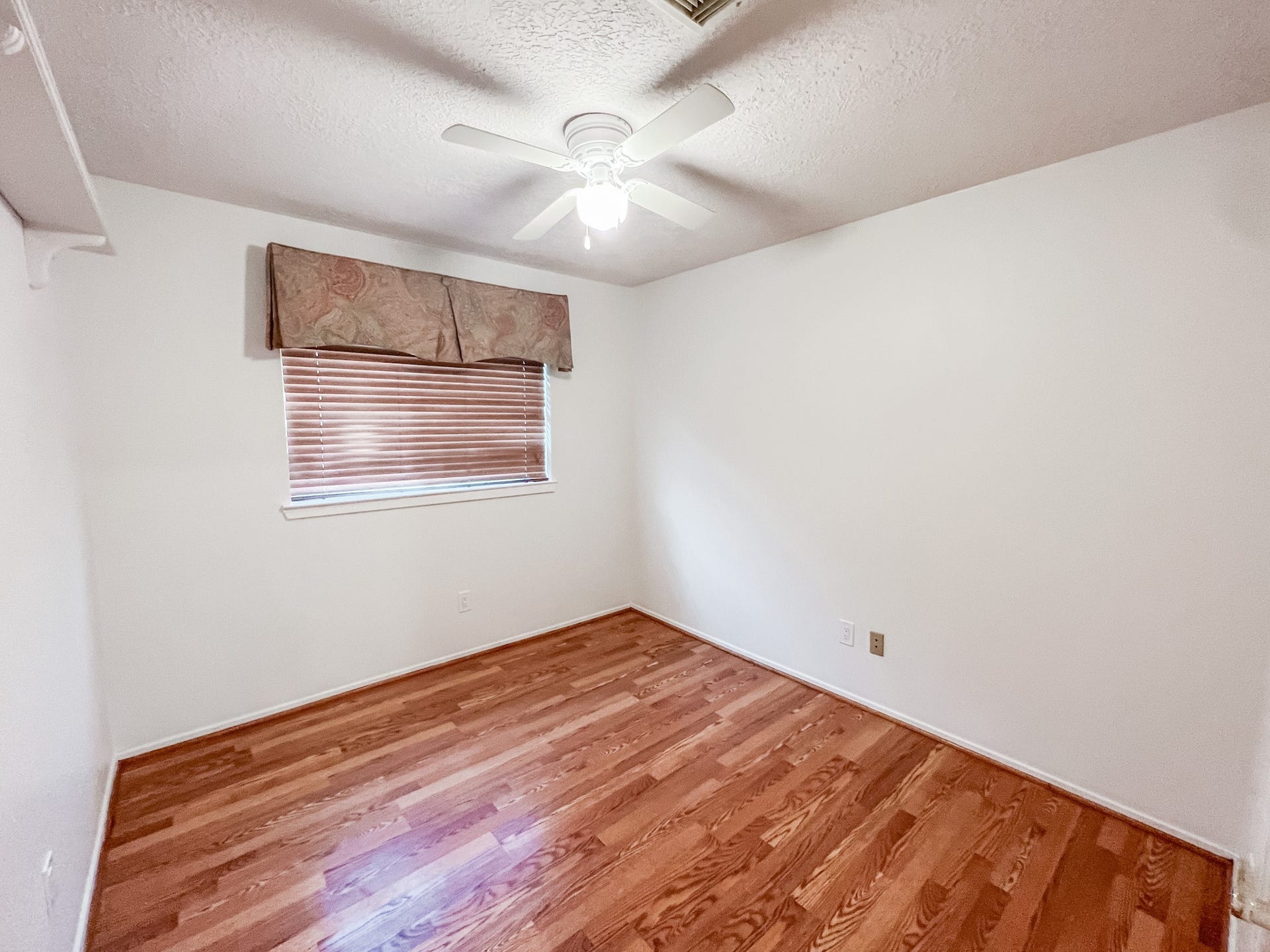 347 Elder Vista Drive, Houston, TX 77598 347 Elder Vista Drive, Houston, TX 77598