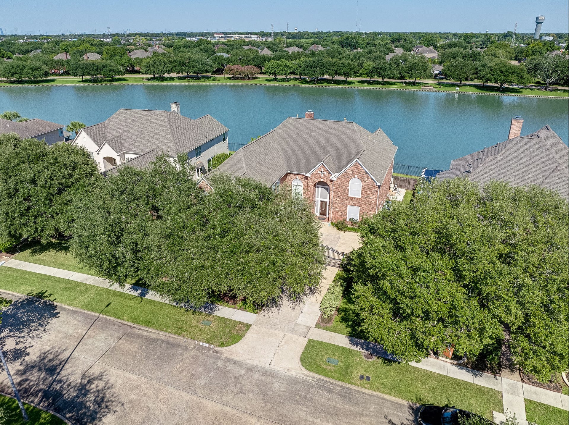 1907 Waterside Drive, Missouri City, TX 77459 1907 Waterside Drive, Missouri City, TX 77459