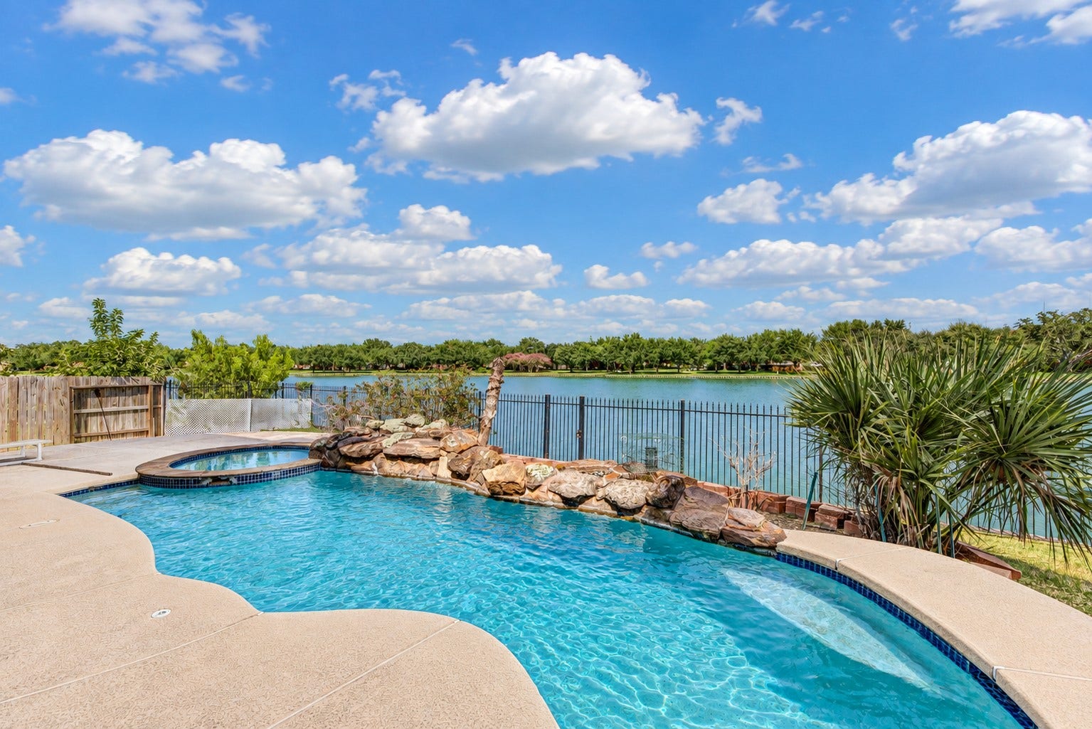 1907 Waterside Drive, Missouri City, TX 77459 1907 Waterside Drive, Missouri City, TX 77459