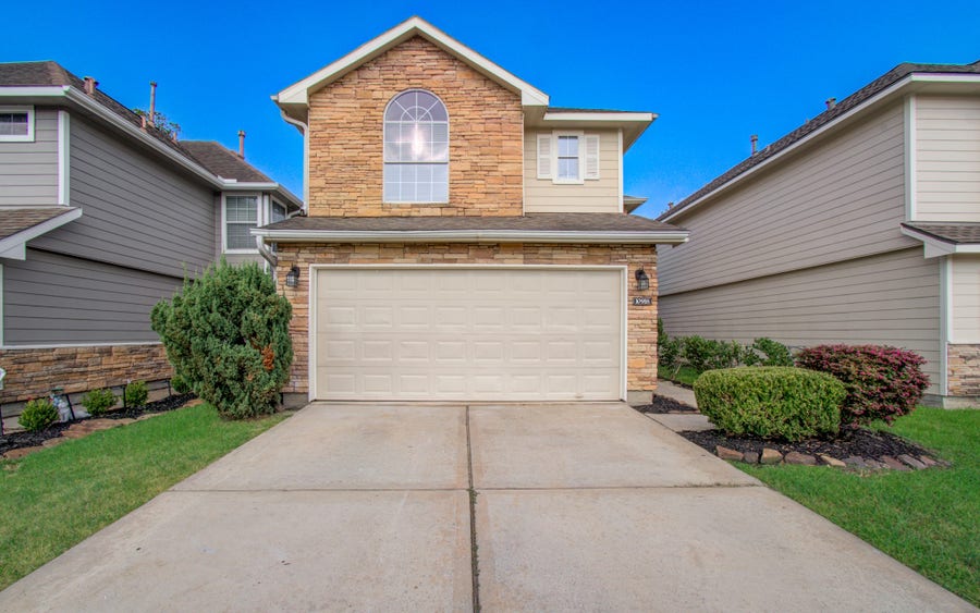 Property photo for 10918 Tobar Falls Circle, Houston, TX
