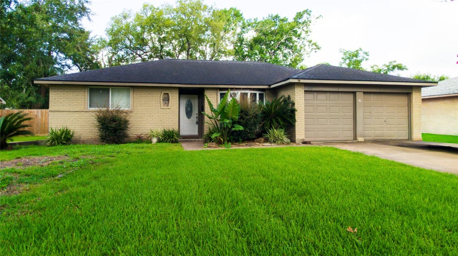 Property photo for 1915 Westlake Road, Houston, TX