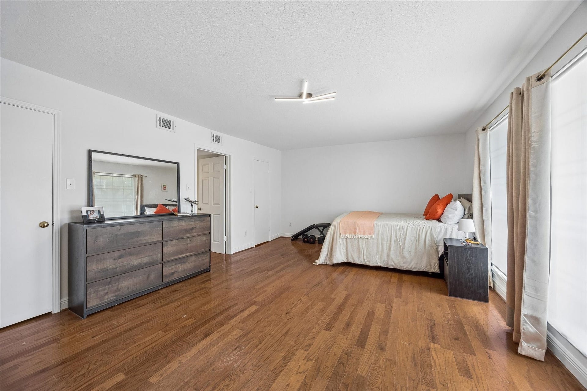 474 N Post Oak Lane, #474, Houston, TX 77024 474 N Post Oak Lane, #474, Houston, TX 77024