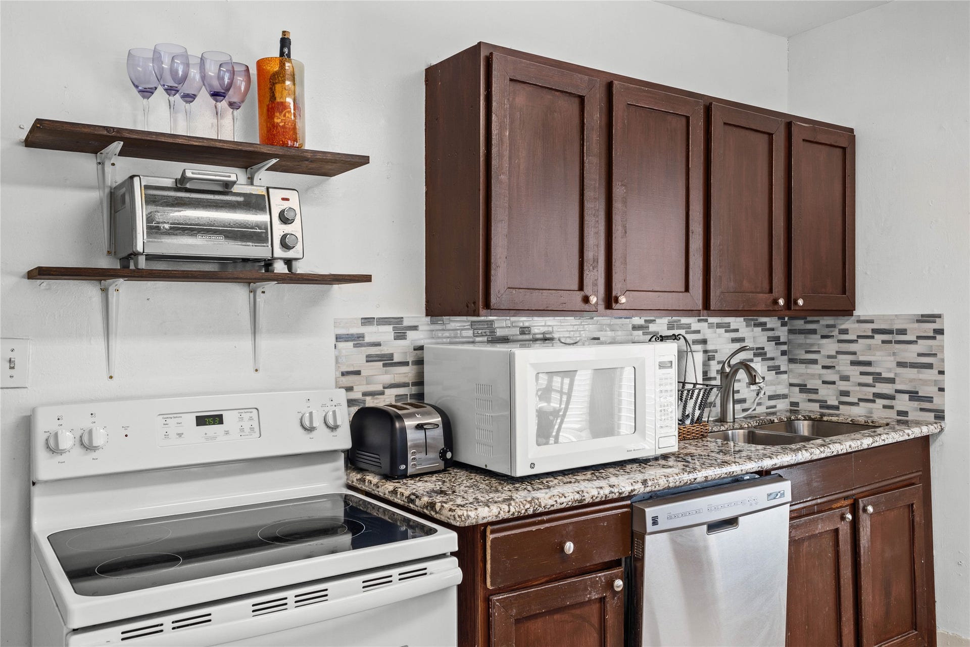 2511 Whitney, #B, Houston, TX 77006 2511 Whitney, #B, Houston, TX 77006