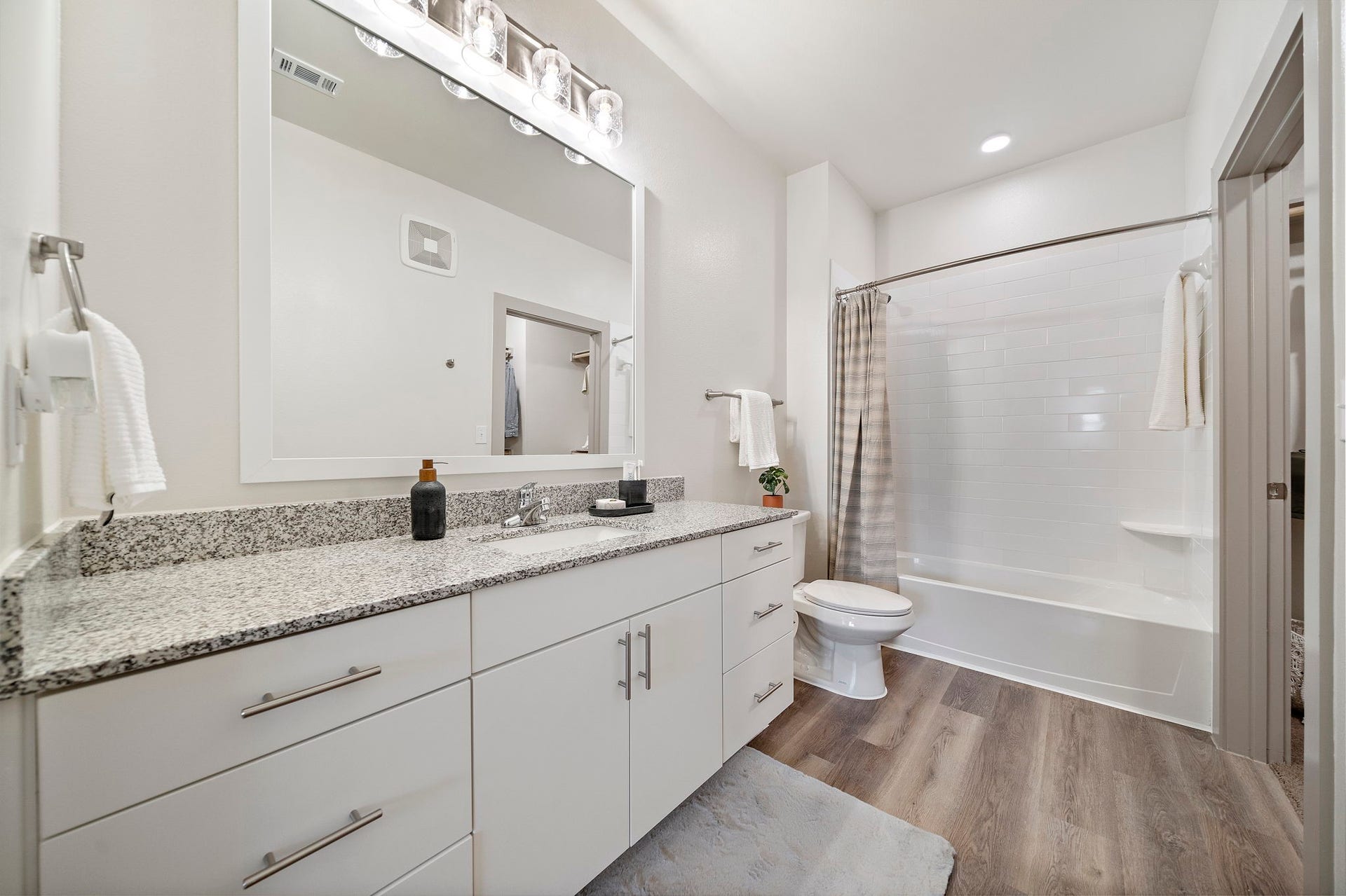 10485 League Line Rd, #B1, Conroe, TX 77304 MODEL UNIT SHOWN