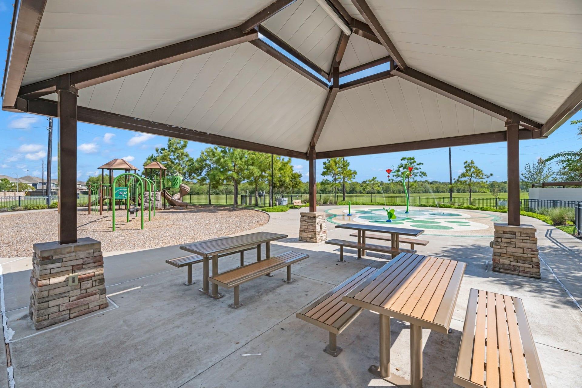 4519 Breezewood Drive, Rosenberg, TX 77471