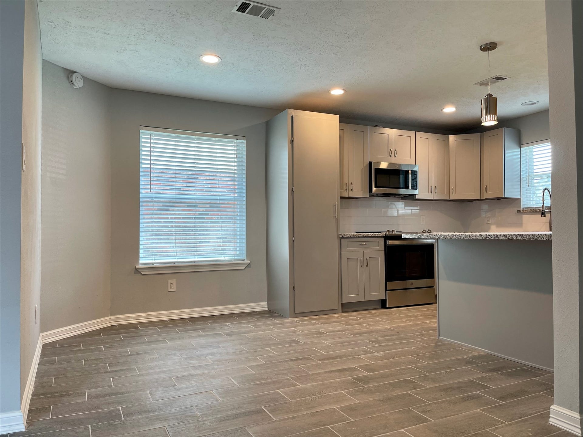 9415 Westacre Place, Houston, TX 77083 Large Breakfast Den