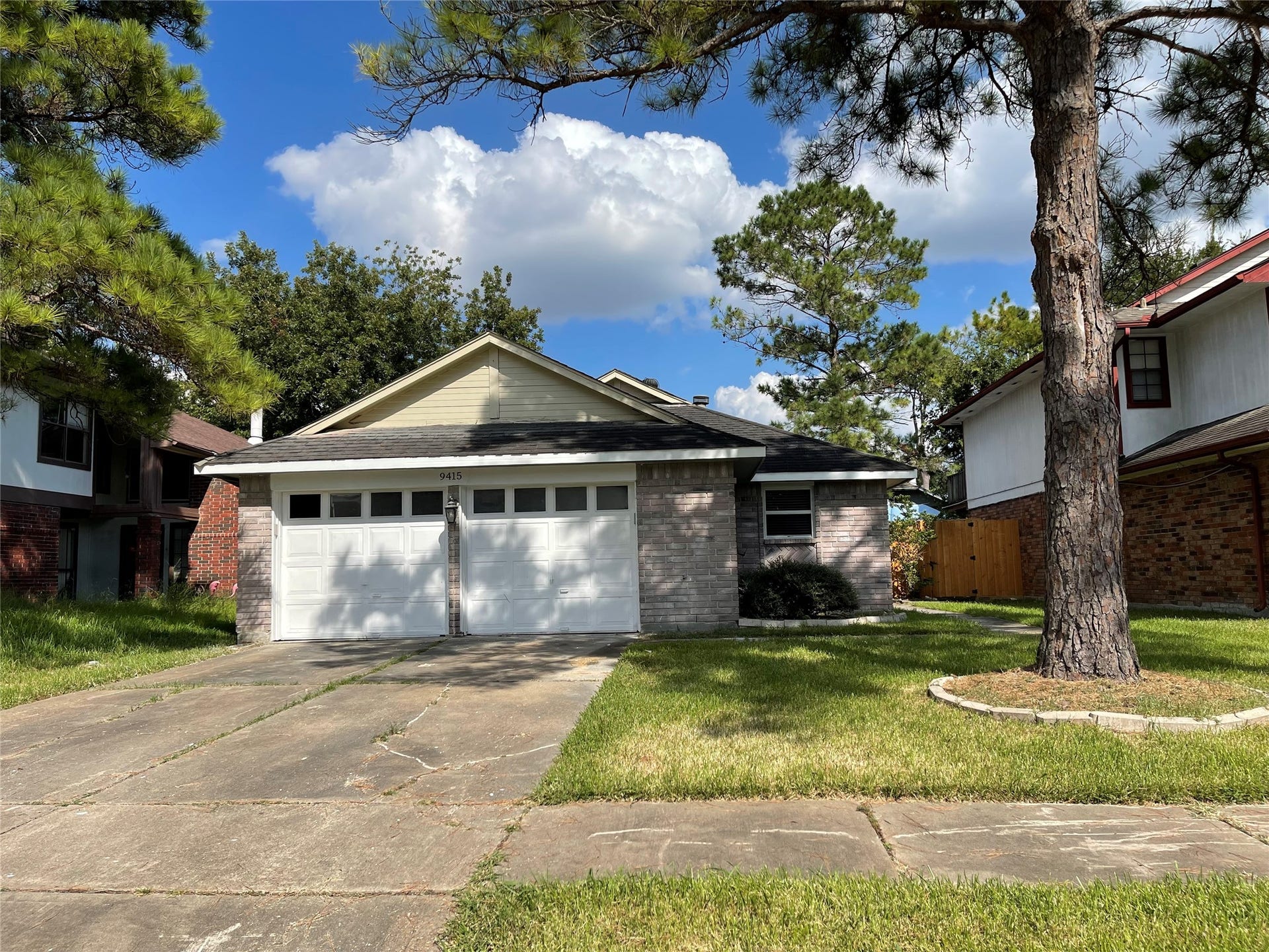 9415 Westacre Place, Houston, TX 77083 9415 Westacre Place, Houston, TX 77083