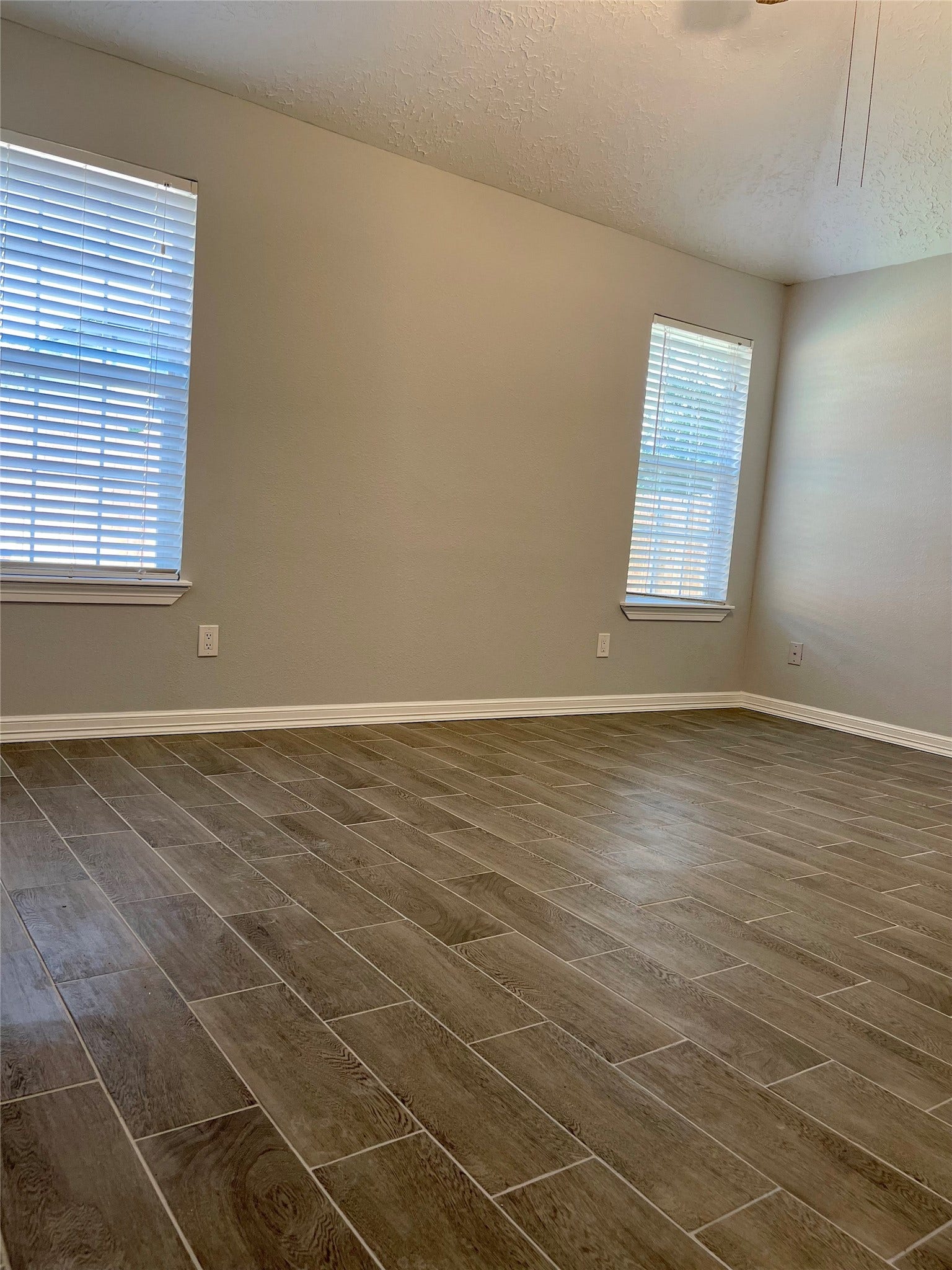 9415 Westacre Place, Houston, TX 77083 Spacious Masterbed
