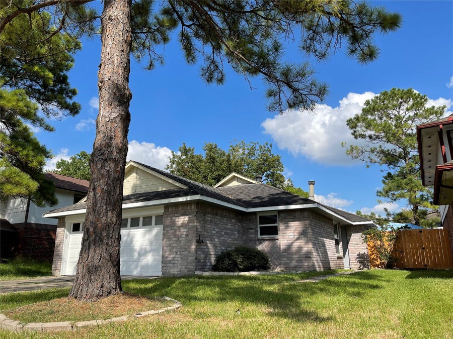 Property photo for 9415 Westacre Place, Houston, TX