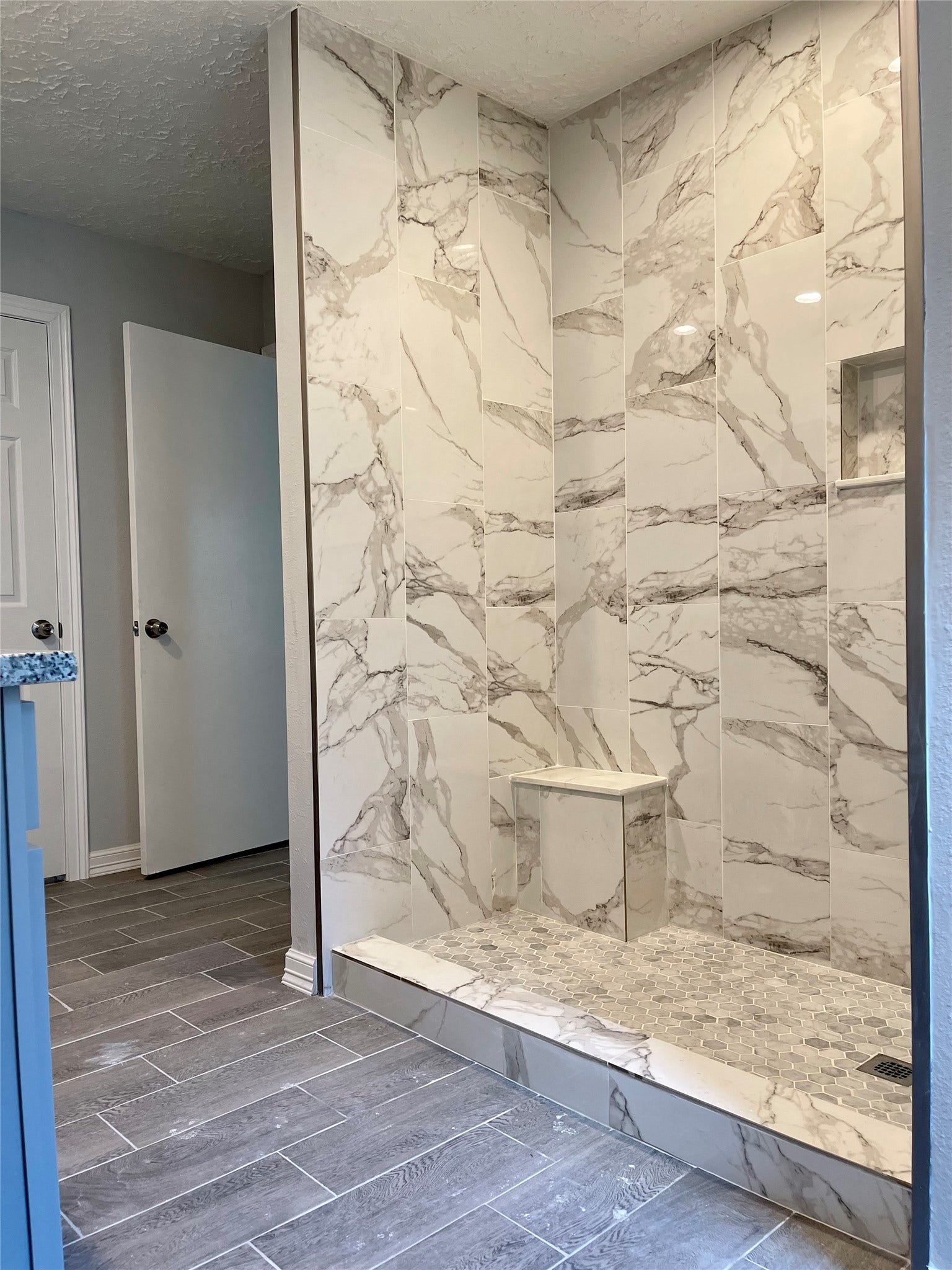 9415 Westacre Place, Houston, TX 77083 Masterbath standing shower