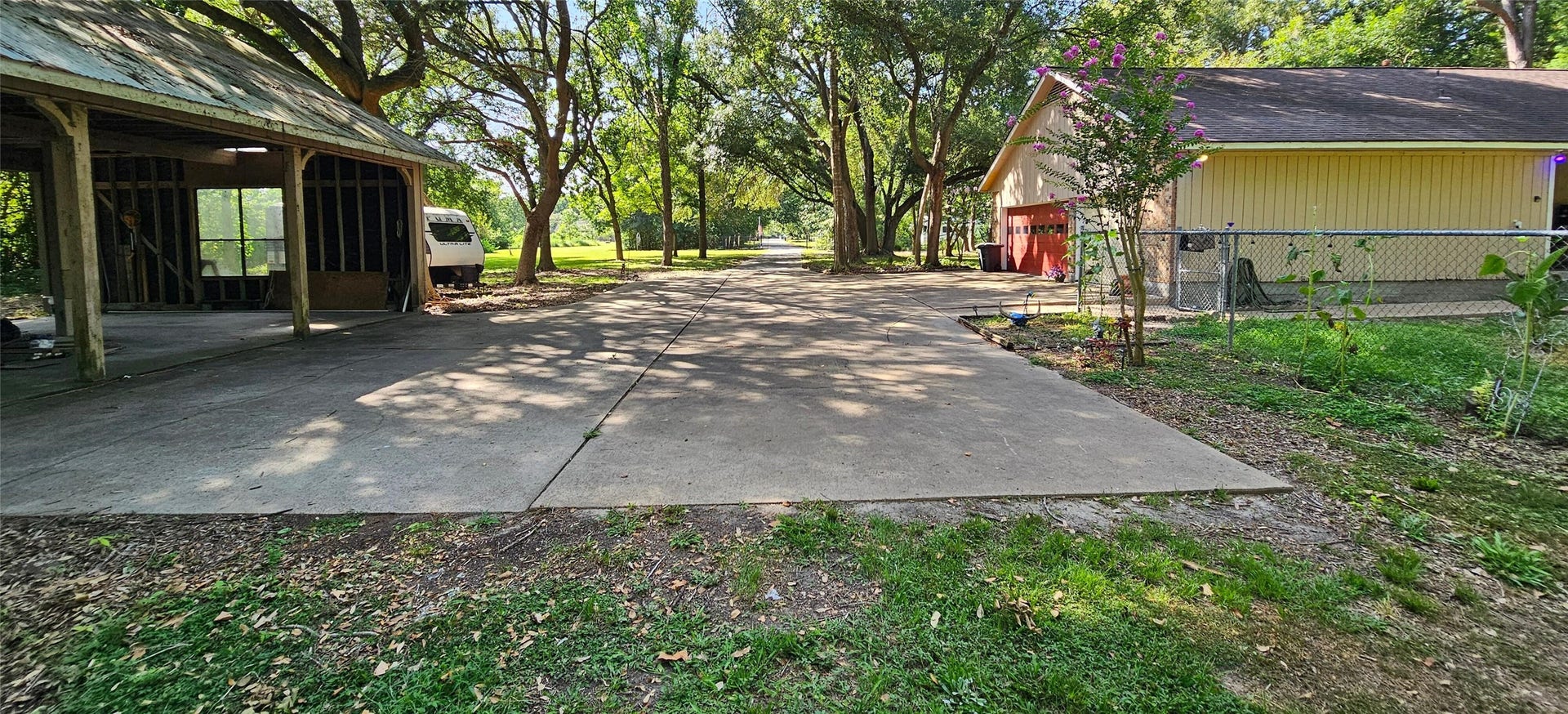 900 Bauer Avenue, League City, TX 77573 900 Bauer Avenue, League City, TX 77573