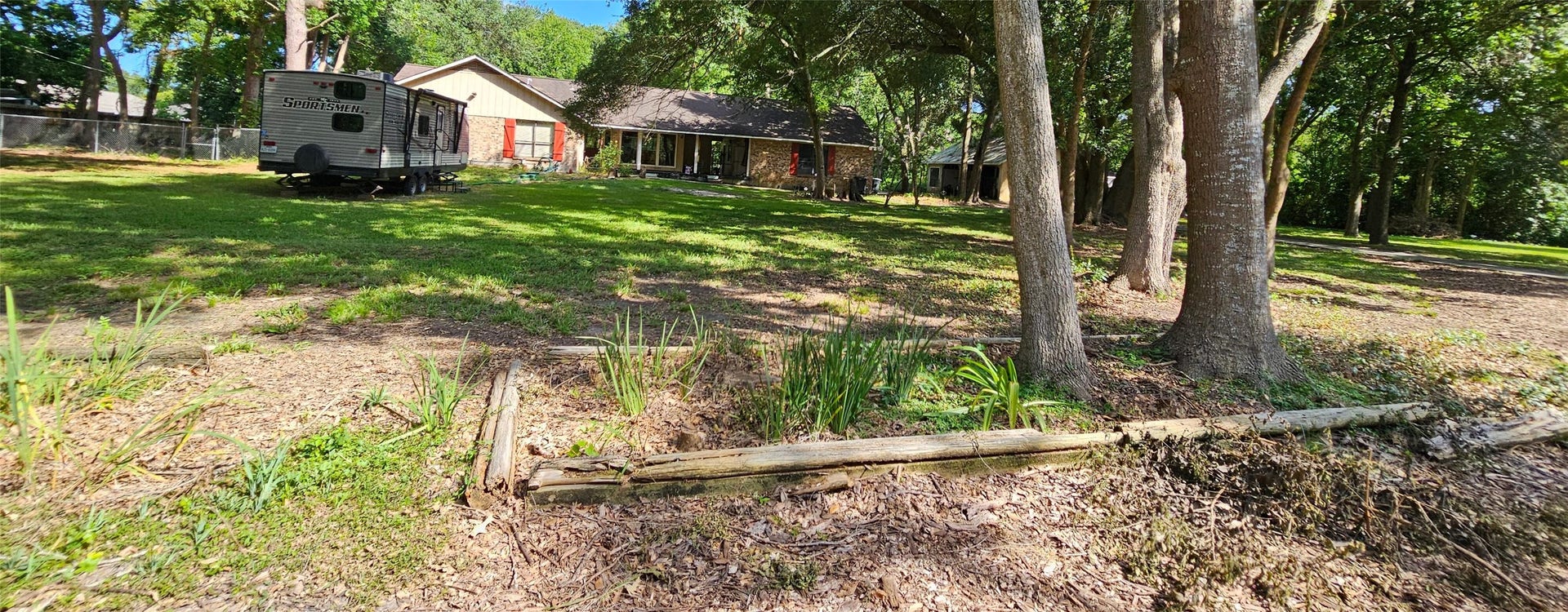 900 Bauer Avenue, League City, TX 77573 900 Bauer Avenue, League City, TX 77573