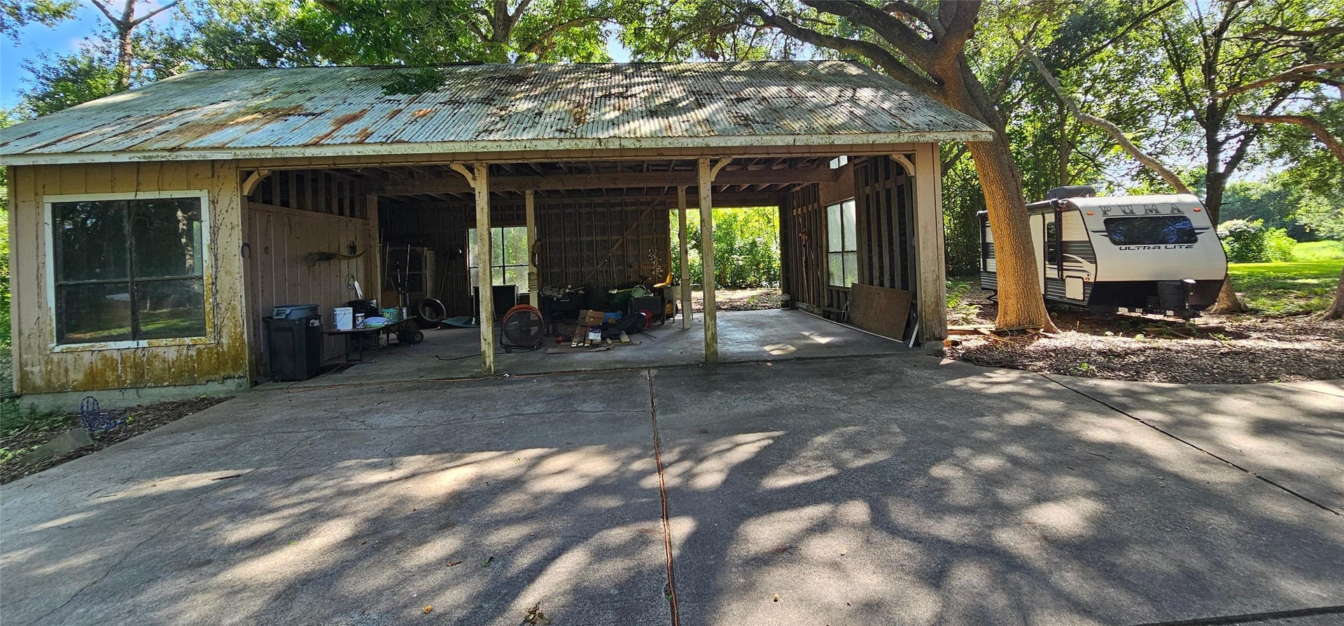 900 Bauer Avenue, League City, TX 77573 900 Bauer Avenue, League City, TX 77573
