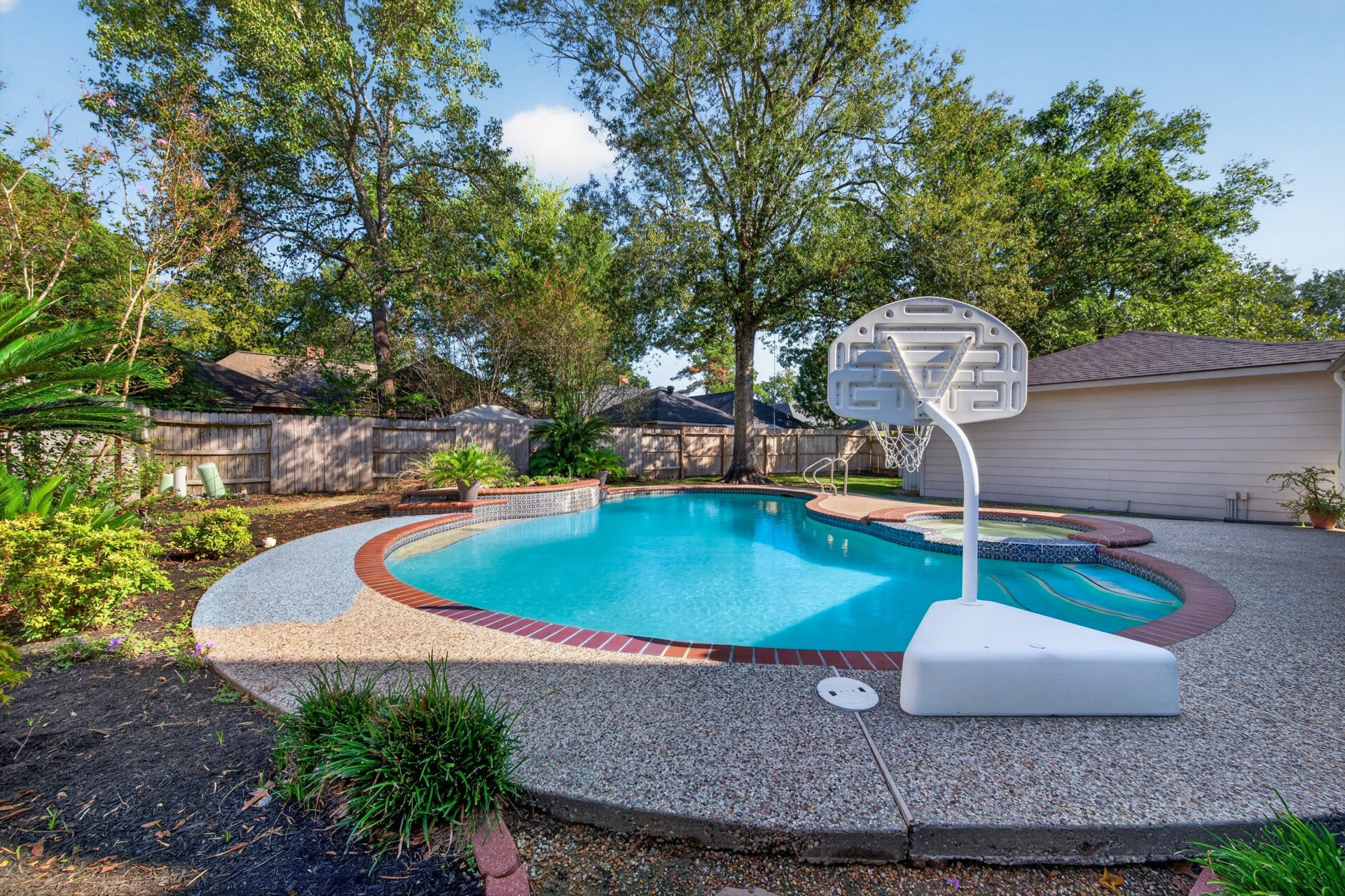 3126 Silver Glade Drive, Kingwood, TX 77345