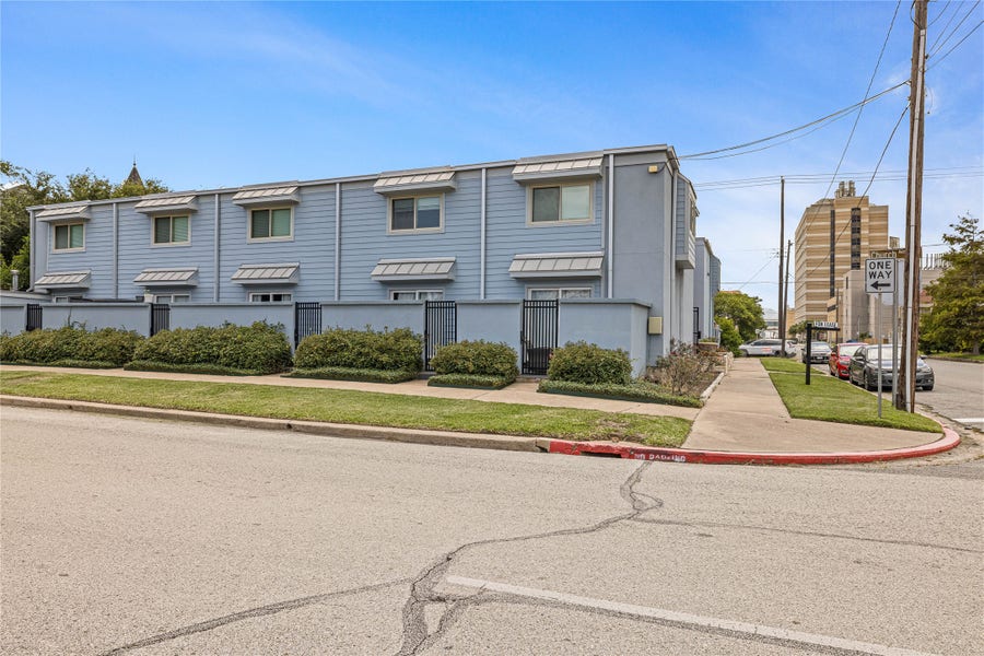 Property photo for 525 11th Street, Galveston, TX