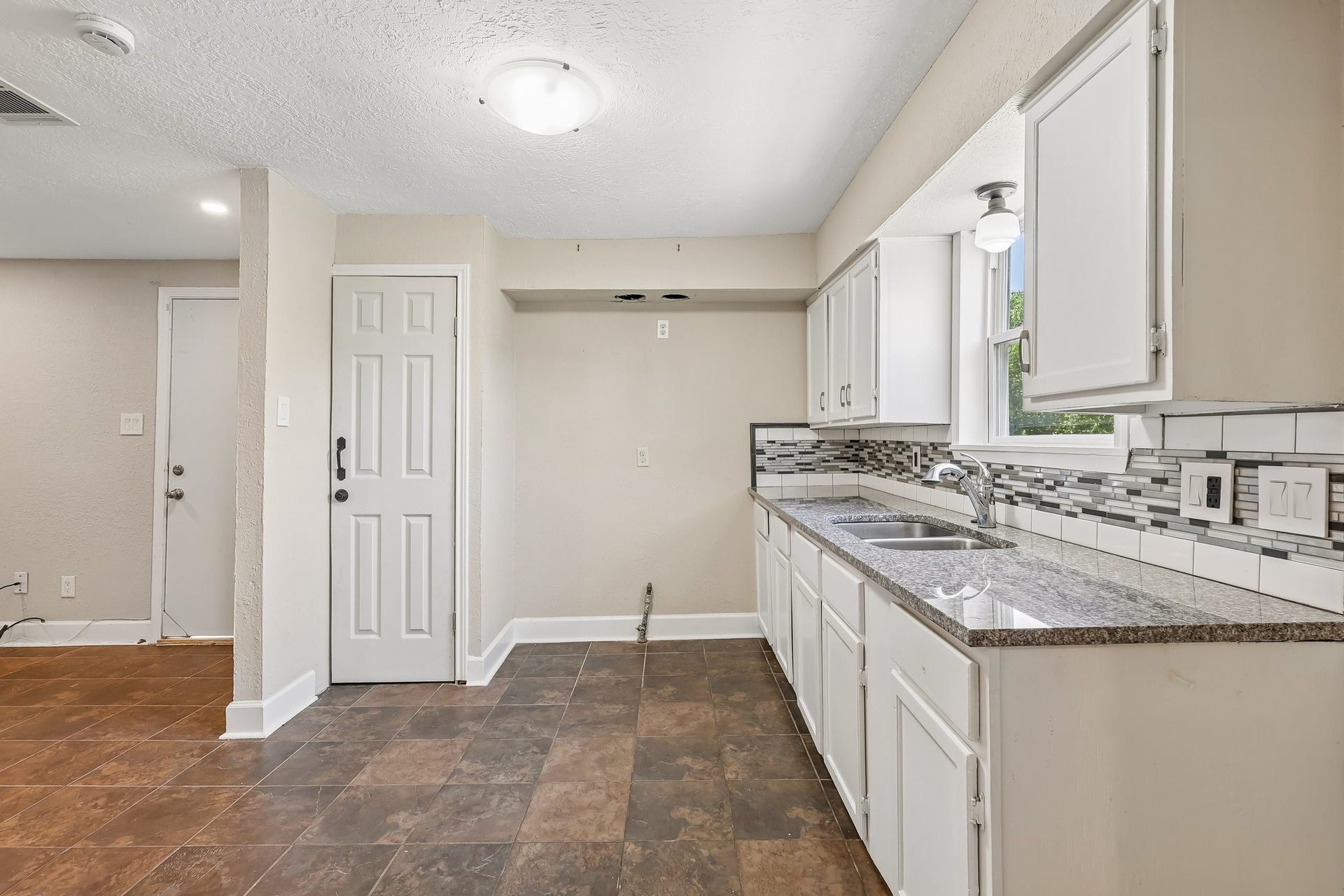 4516 Dewberry Street, Houston, TX 77021 4516 Dewberry Street, Houston, TX 77021