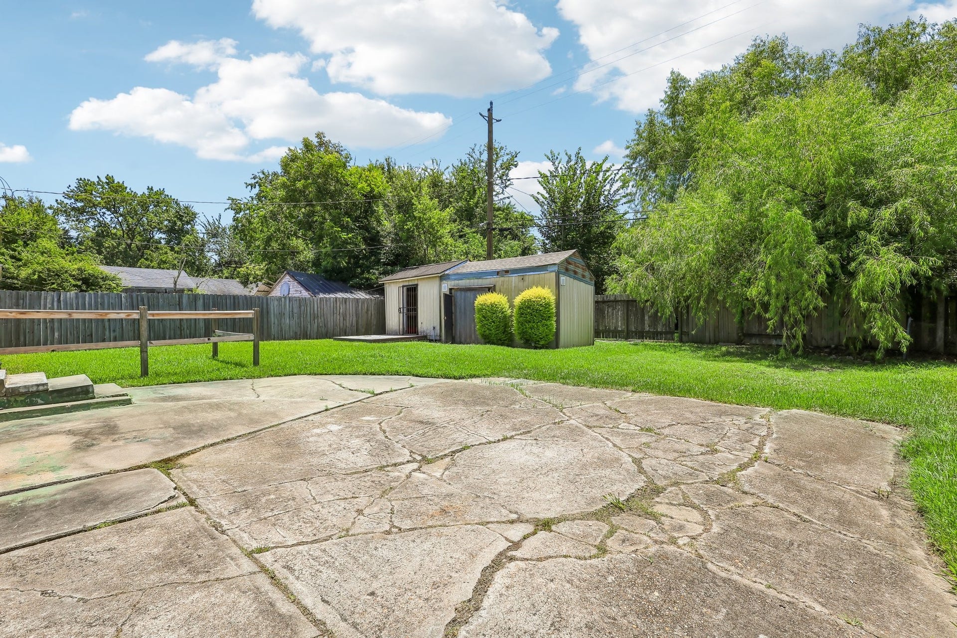 4516 Dewberry Street, Houston, TX 77021 4516 Dewberry Street, Houston, TX 77021