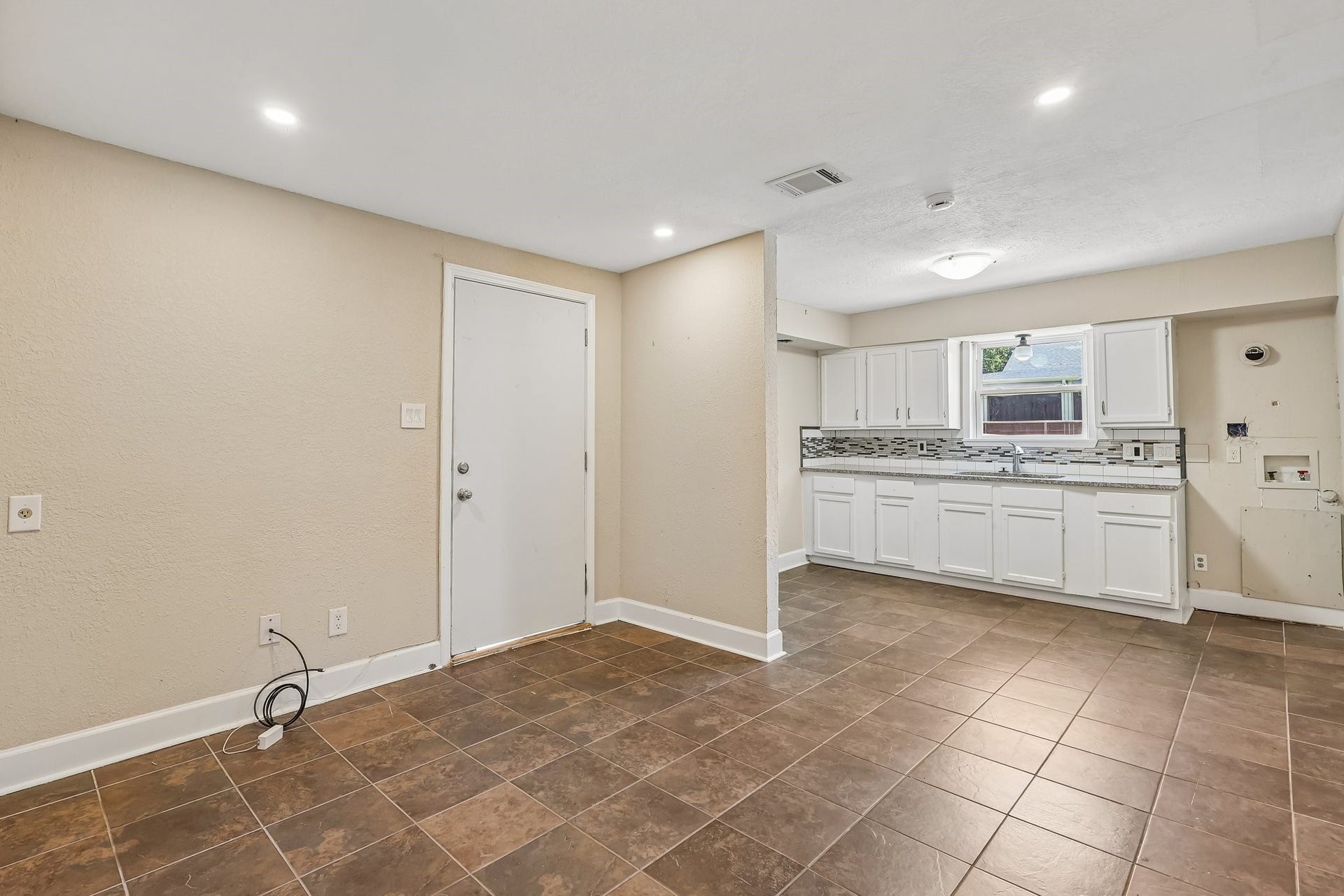 4516 Dewberry Street, Houston, TX 77021 4516 Dewberry Street, Houston, TX 77021