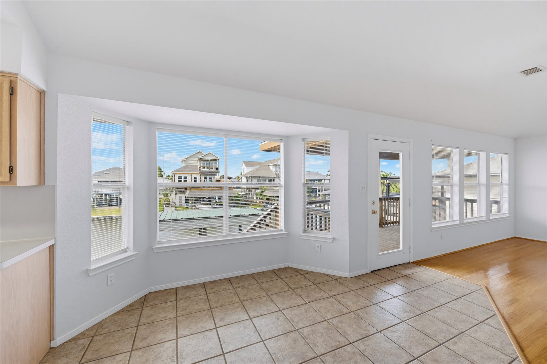 582 Warsaw Street, Bayou Vista, TX 77563 582 Warsaw Street, Bayou Vista, TX 77563
