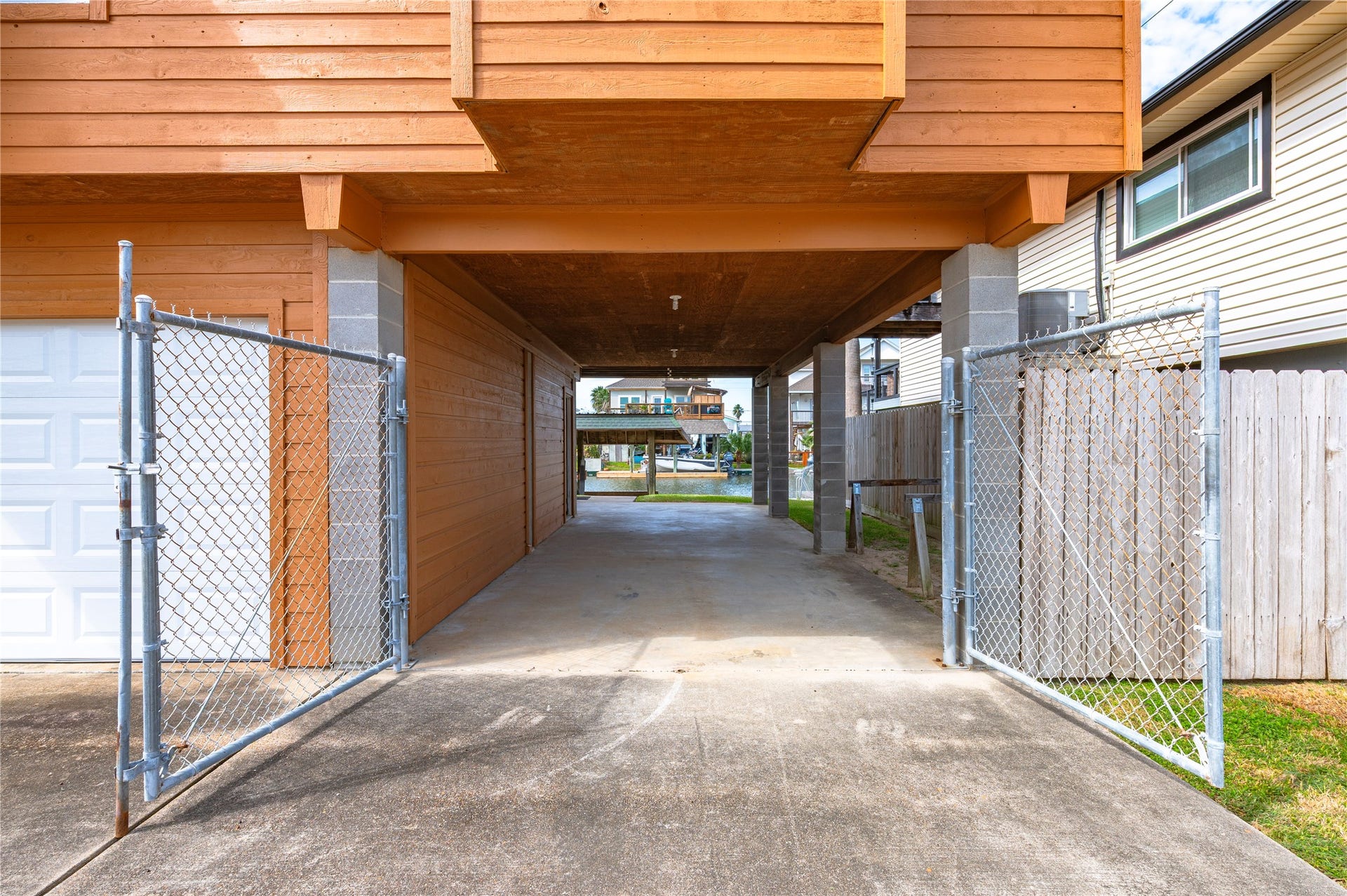 582 Warsaw Street, Bayou Vista, TX 77563 582 Warsaw Street, Bayou Vista, TX 77563