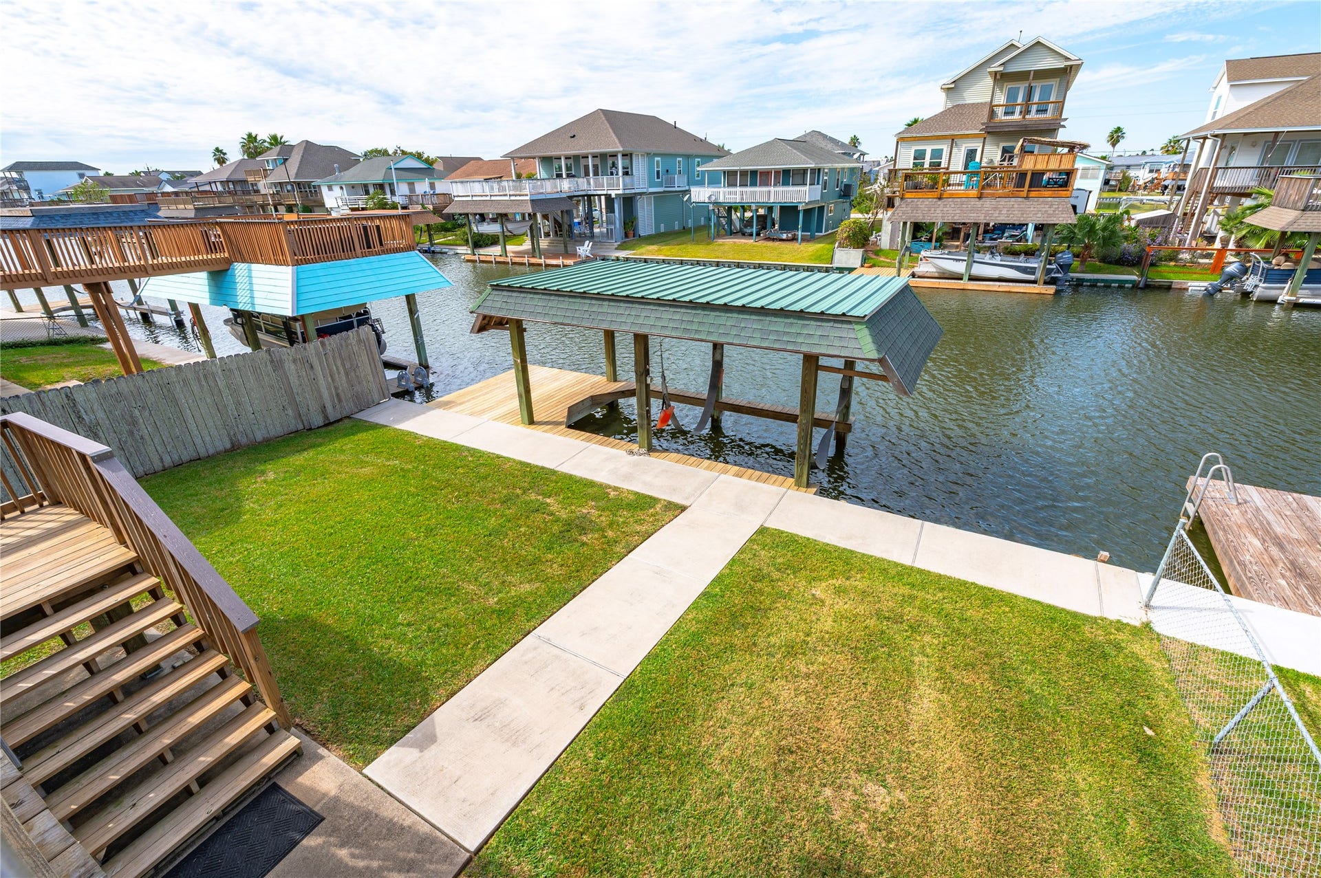 582 Warsaw Street, Bayou Vista, TX 77563 582 Warsaw Street, Bayou Vista, TX 77563