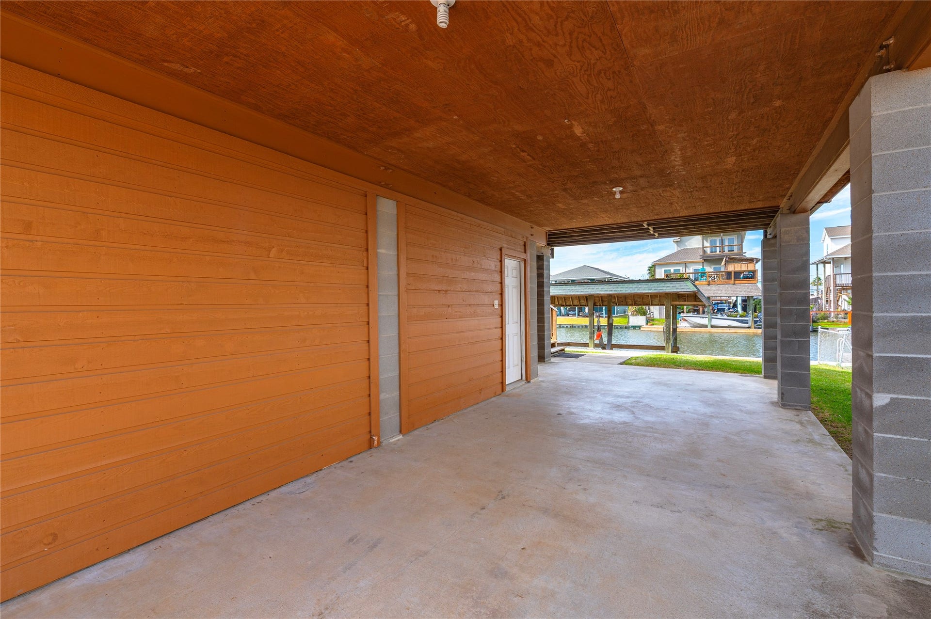 582 Warsaw Street, Bayou Vista, TX 77563 582 Warsaw Street, Bayou Vista, TX 77563