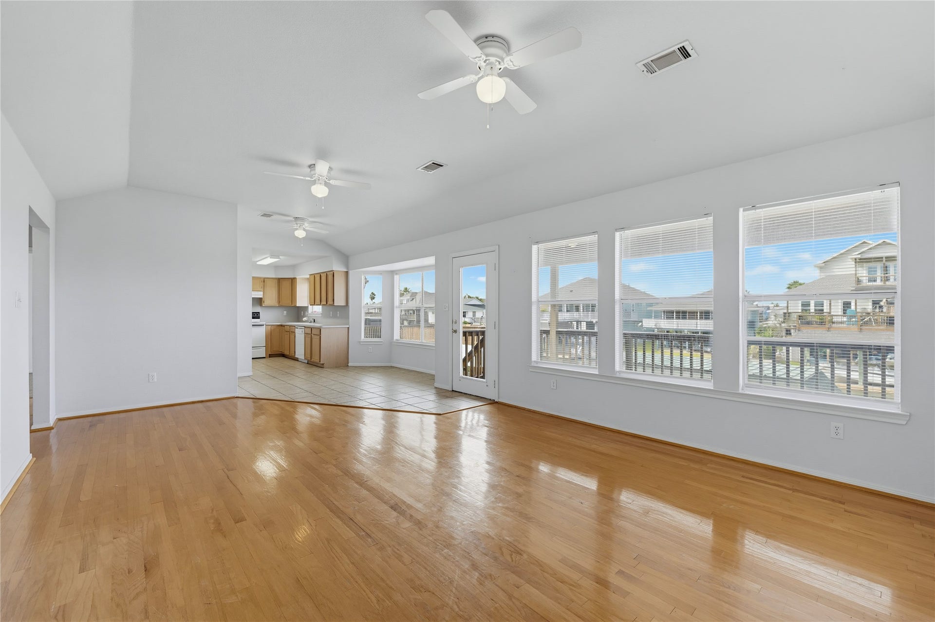 582 Warsaw Street, Bayou Vista, TX 77563 582 Warsaw Street, Bayou Vista, TX 77563