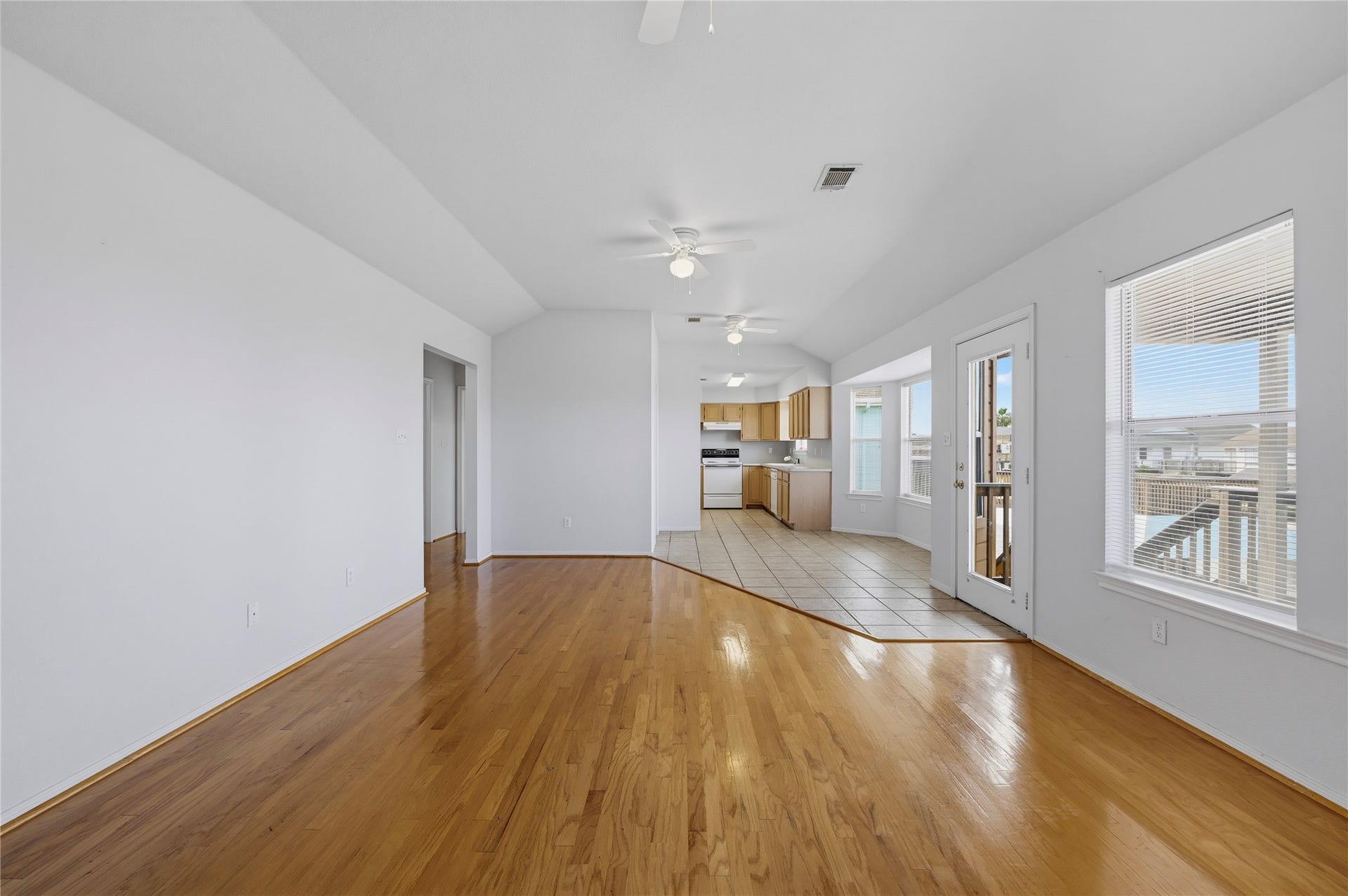 582 Warsaw Street, Bayou Vista, TX 77563 582 Warsaw Street, Bayou Vista, TX 77563