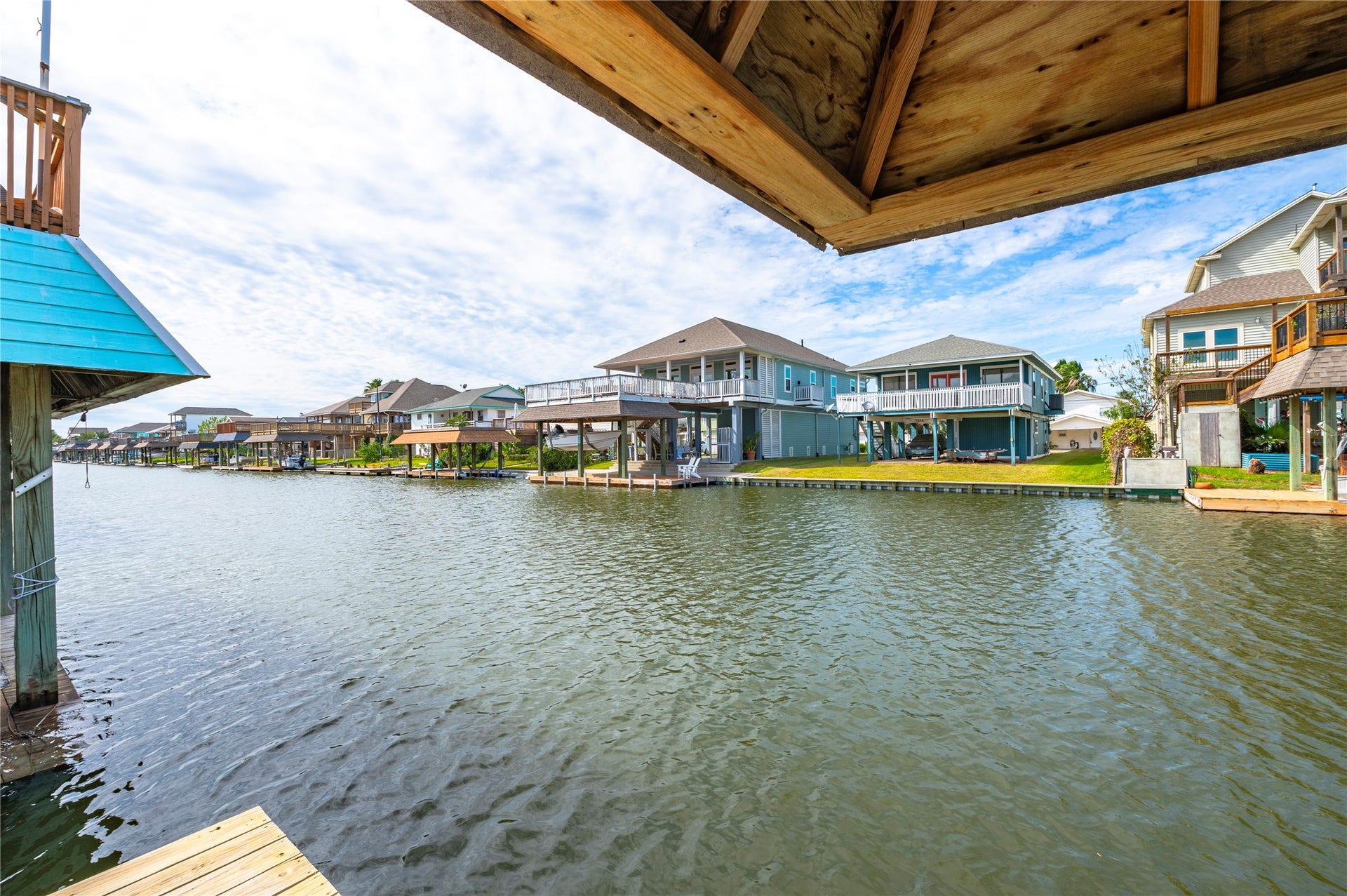 582 Warsaw Street, Bayou Vista, TX 77563 582 Warsaw Street, Bayou Vista, TX 77563