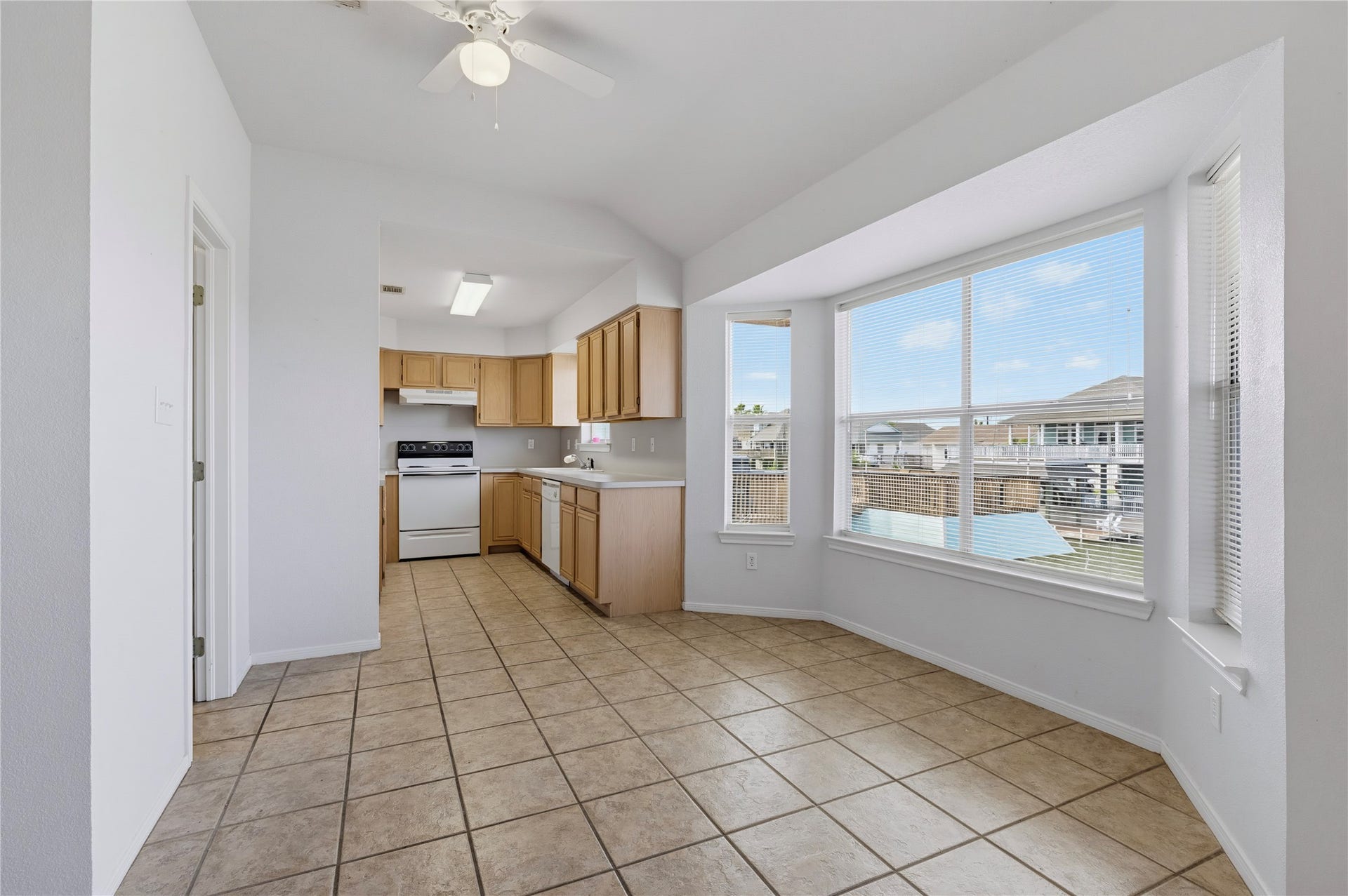 582 Warsaw Street, Bayou Vista, TX 77563 582 Warsaw Street, Bayou Vista, TX 77563