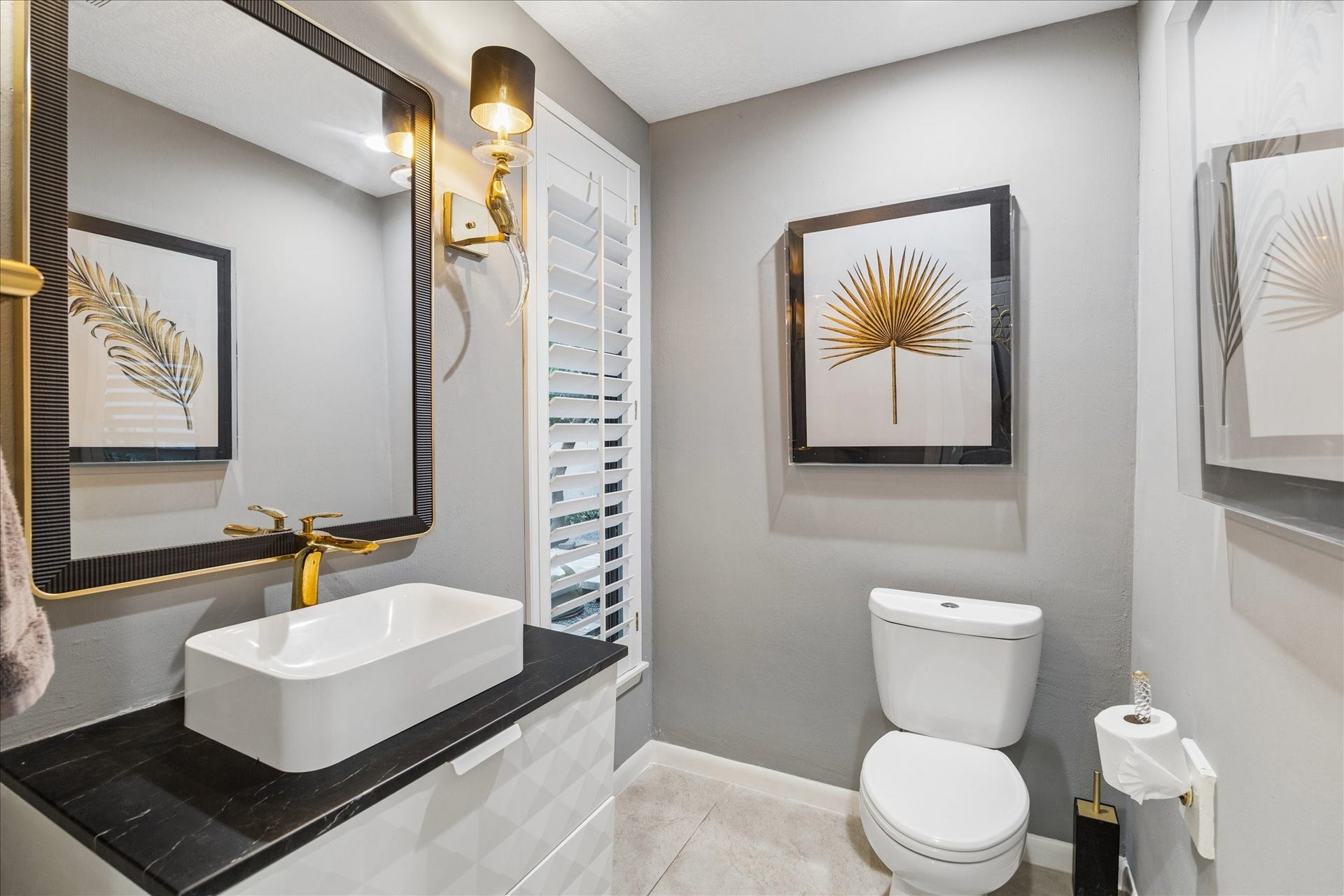 2411 Oakbank Drive, Kingwood, TX 77339 Another powder room.