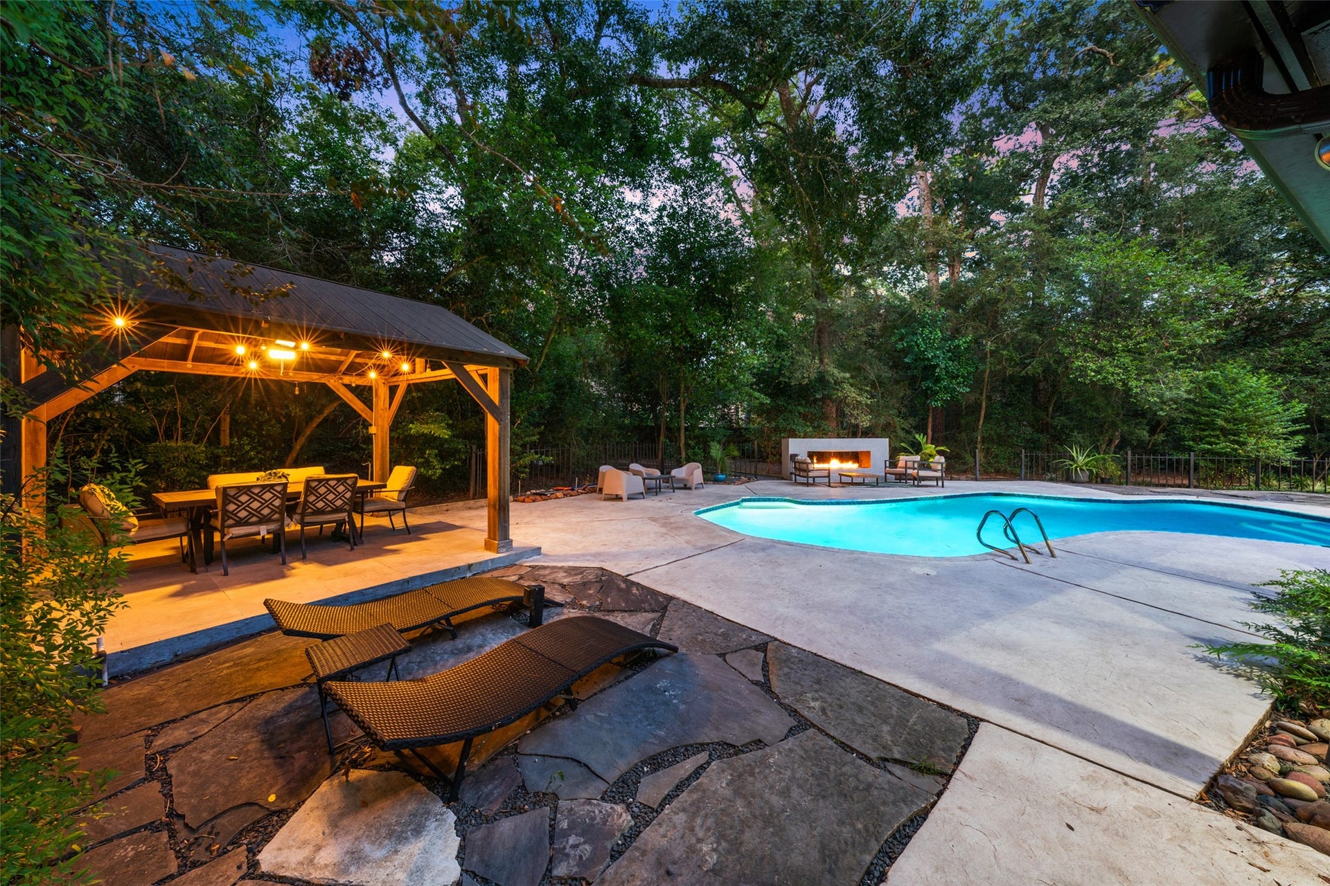 2411 Oakbank Drive, Kingwood, TX 77339 2411 Oakbank Drive, Kingwood, TX 77339