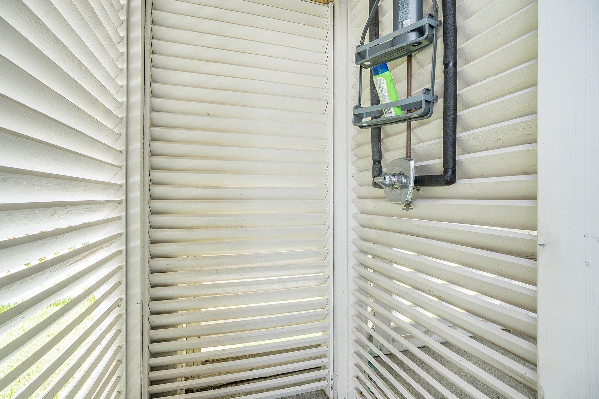 1171 Sailfish Street, Bayou Vista, TX 77563 Outdoor Shower