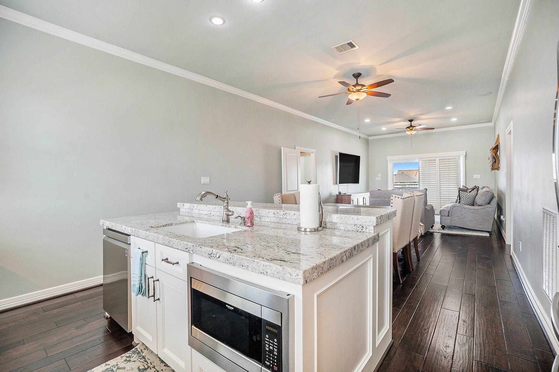 1171 Sailfish Street, Bayou Vista, TX 77563 1171 Sailfish Street, Bayou Vista, TX 77563