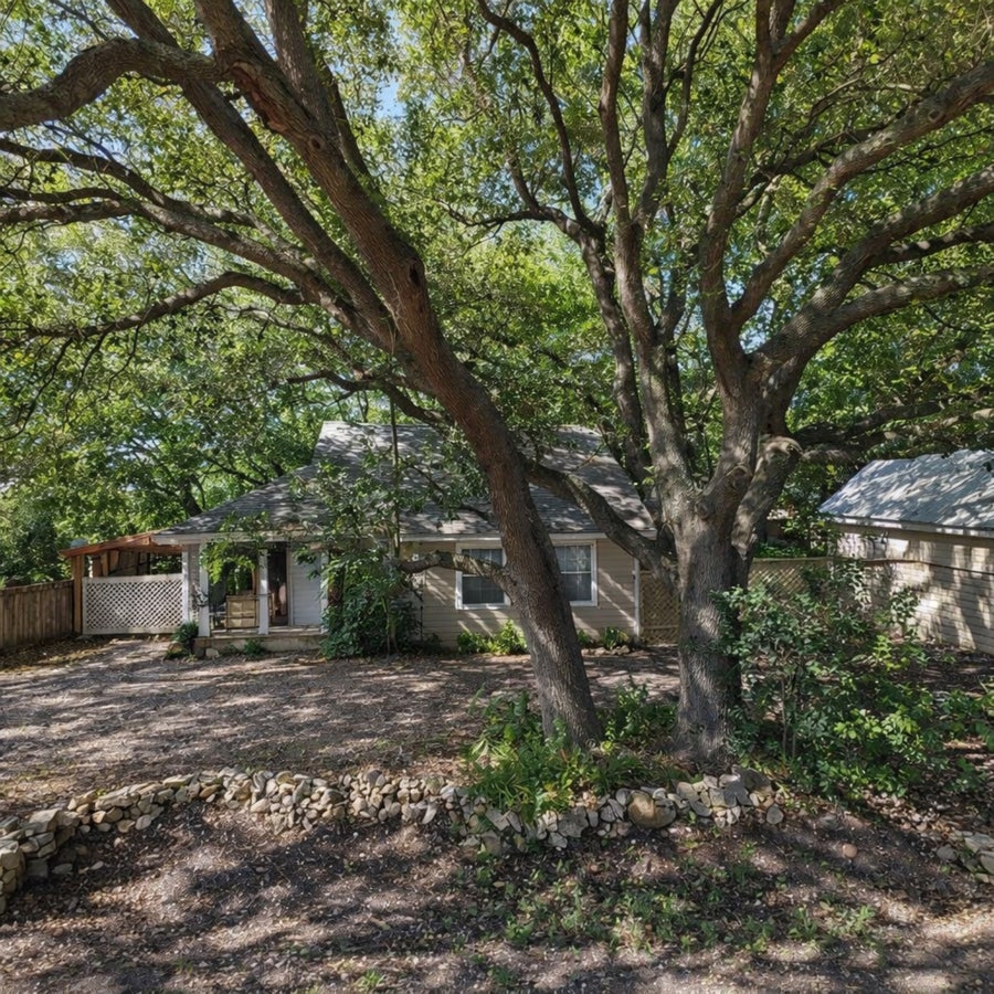 Property photo for 3711 Chanterway Street, Bacliff, TX