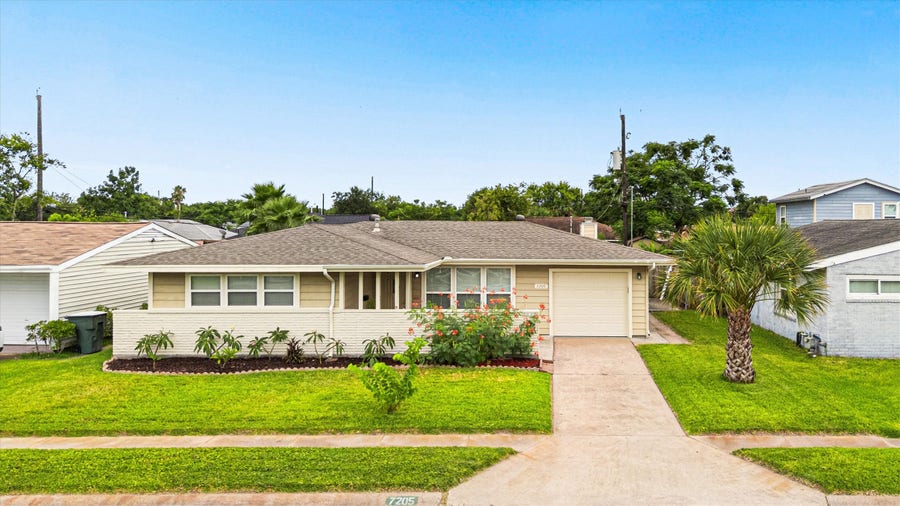 Property photo for 7205 Yucca Drive, Galveston, TX