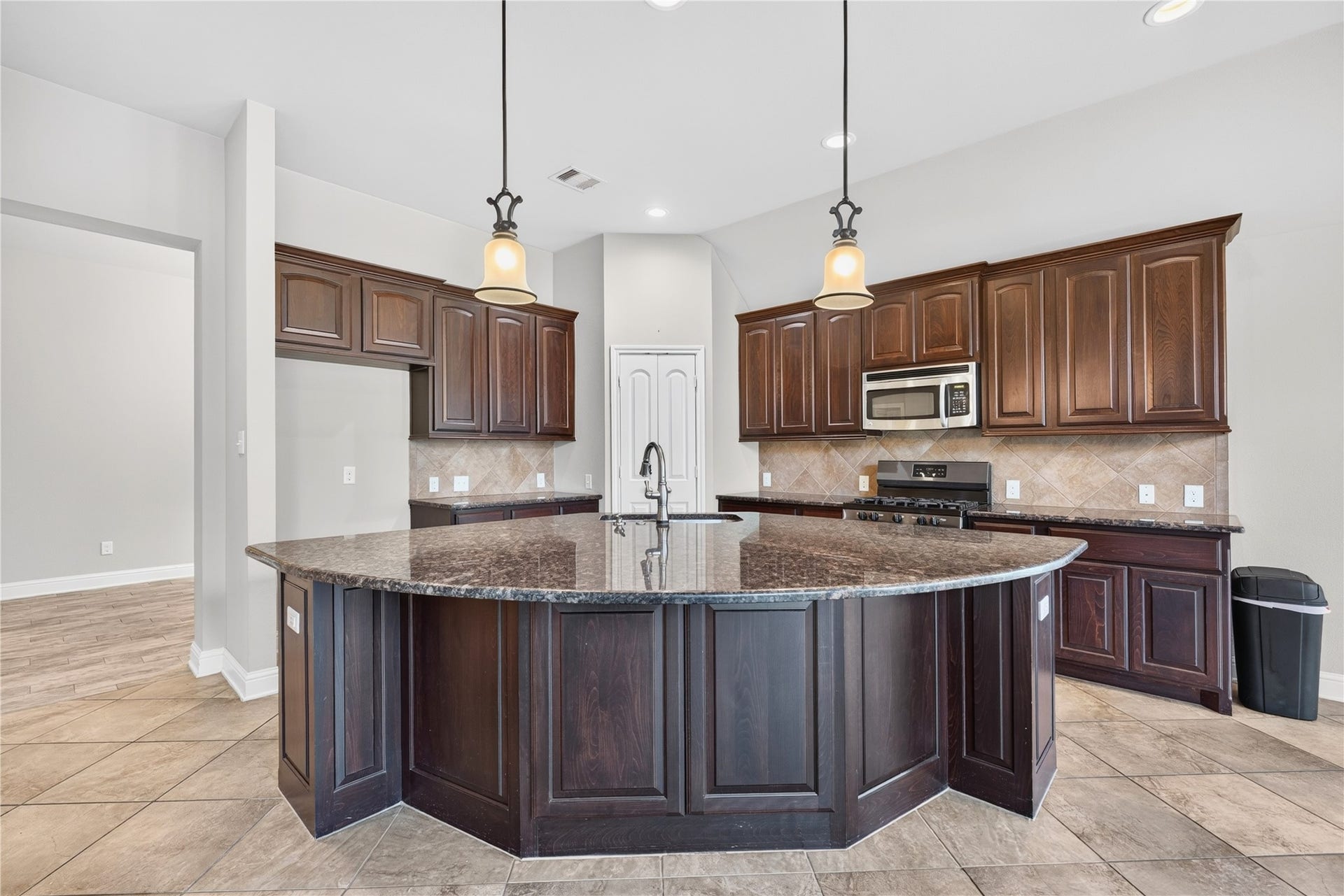 6302 Falling Briar Lane, Sugar Land, TX 77479 6302 Falling Briar Lane, Sugar Land, TX 77479