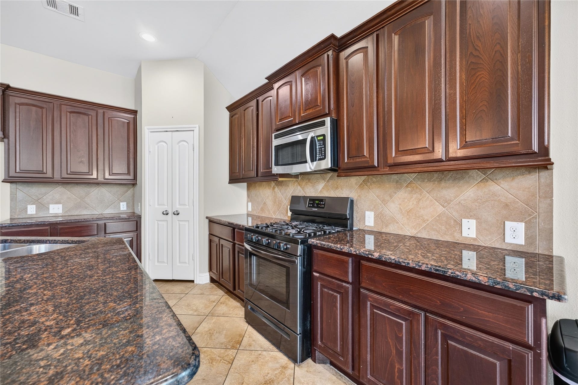 6302 Falling Briar Lane, Sugar Land, TX 77479 6302 Falling Briar Lane, Sugar Land, TX 77479